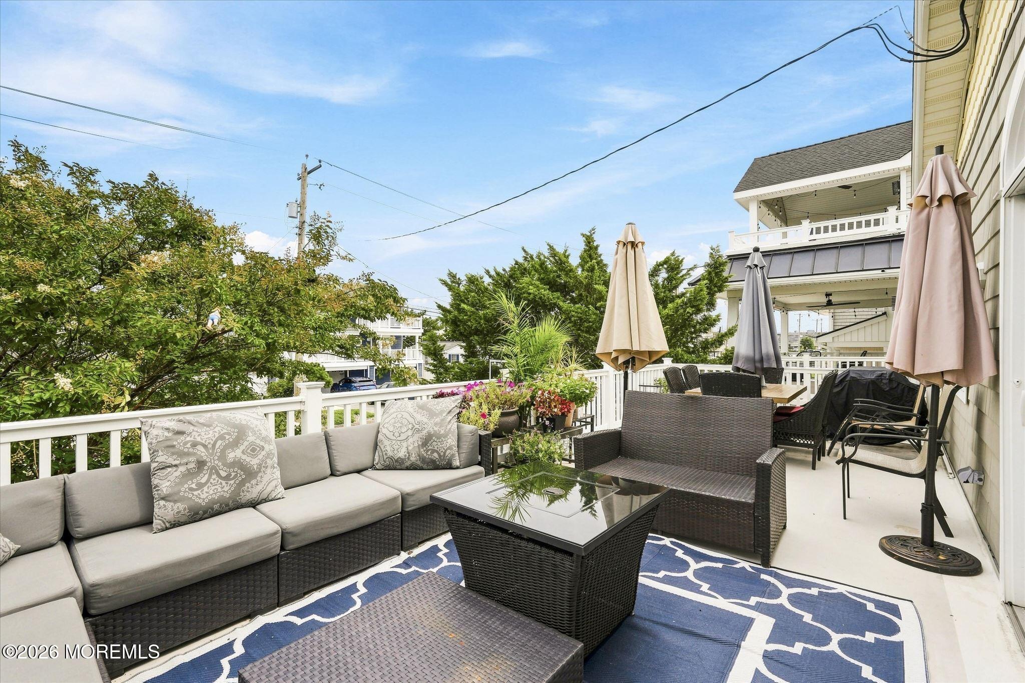 256 W 10th Street