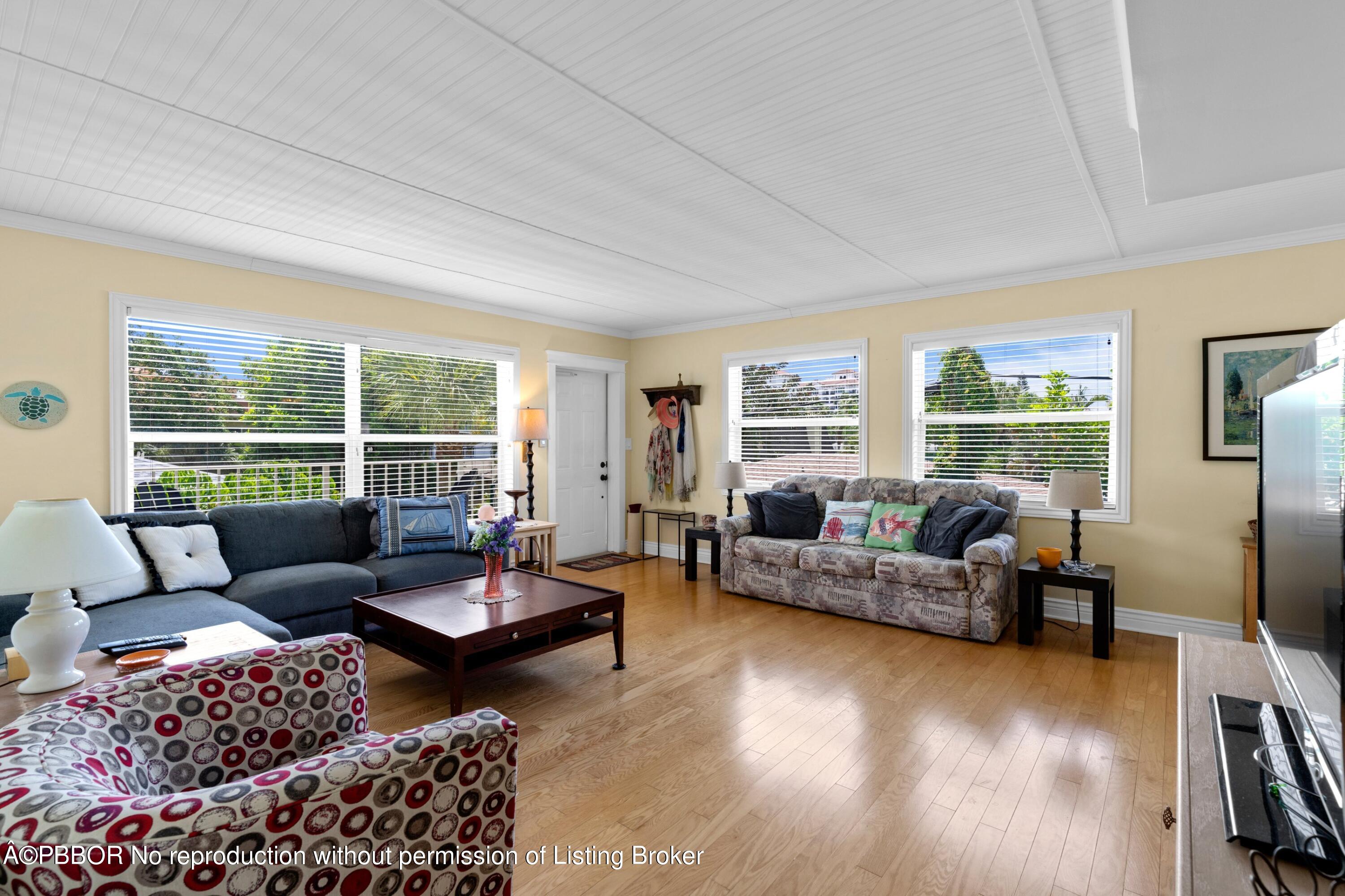 114 Cascade Lane, 4