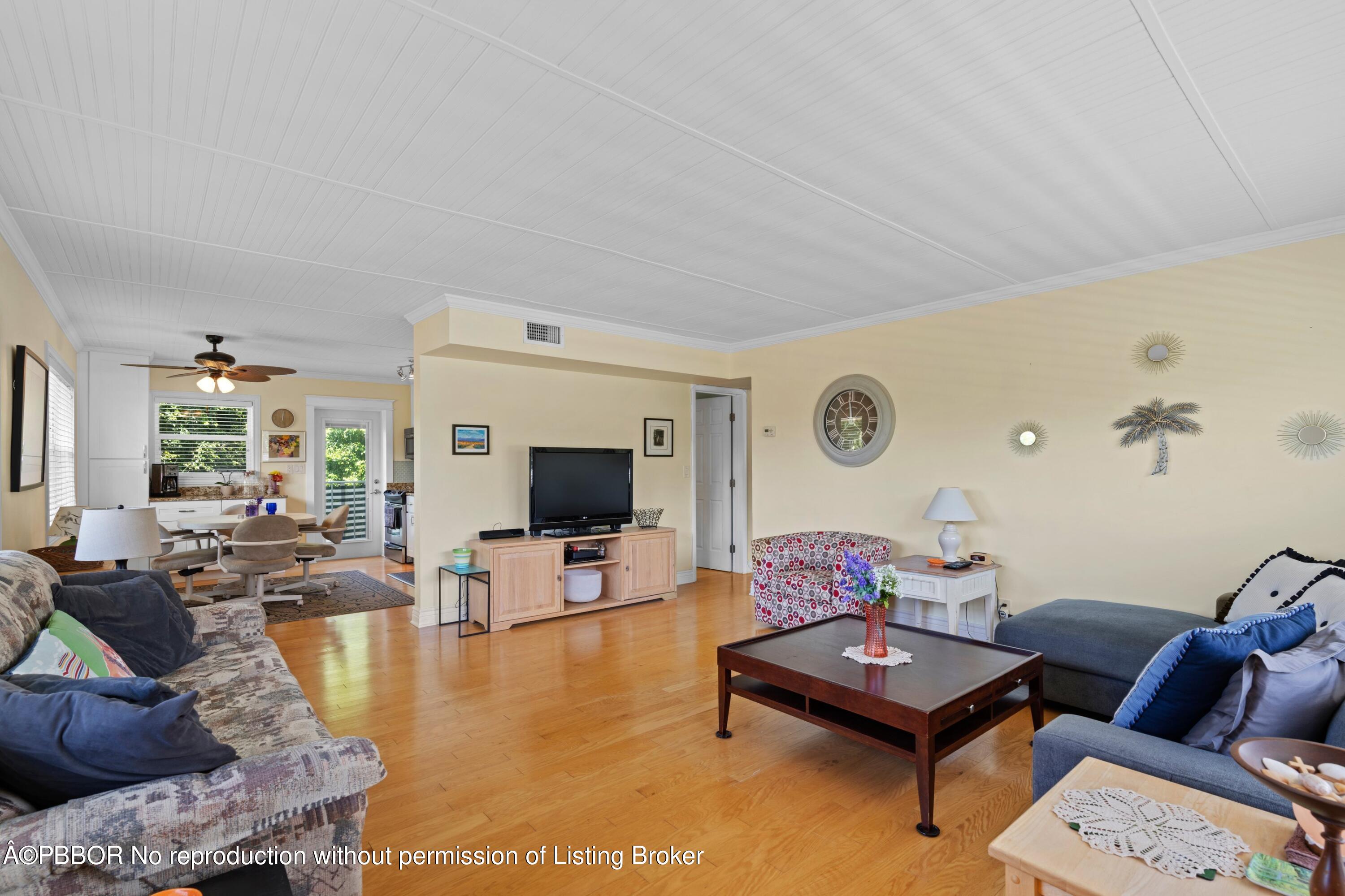 114 Cascade Lane, 4
