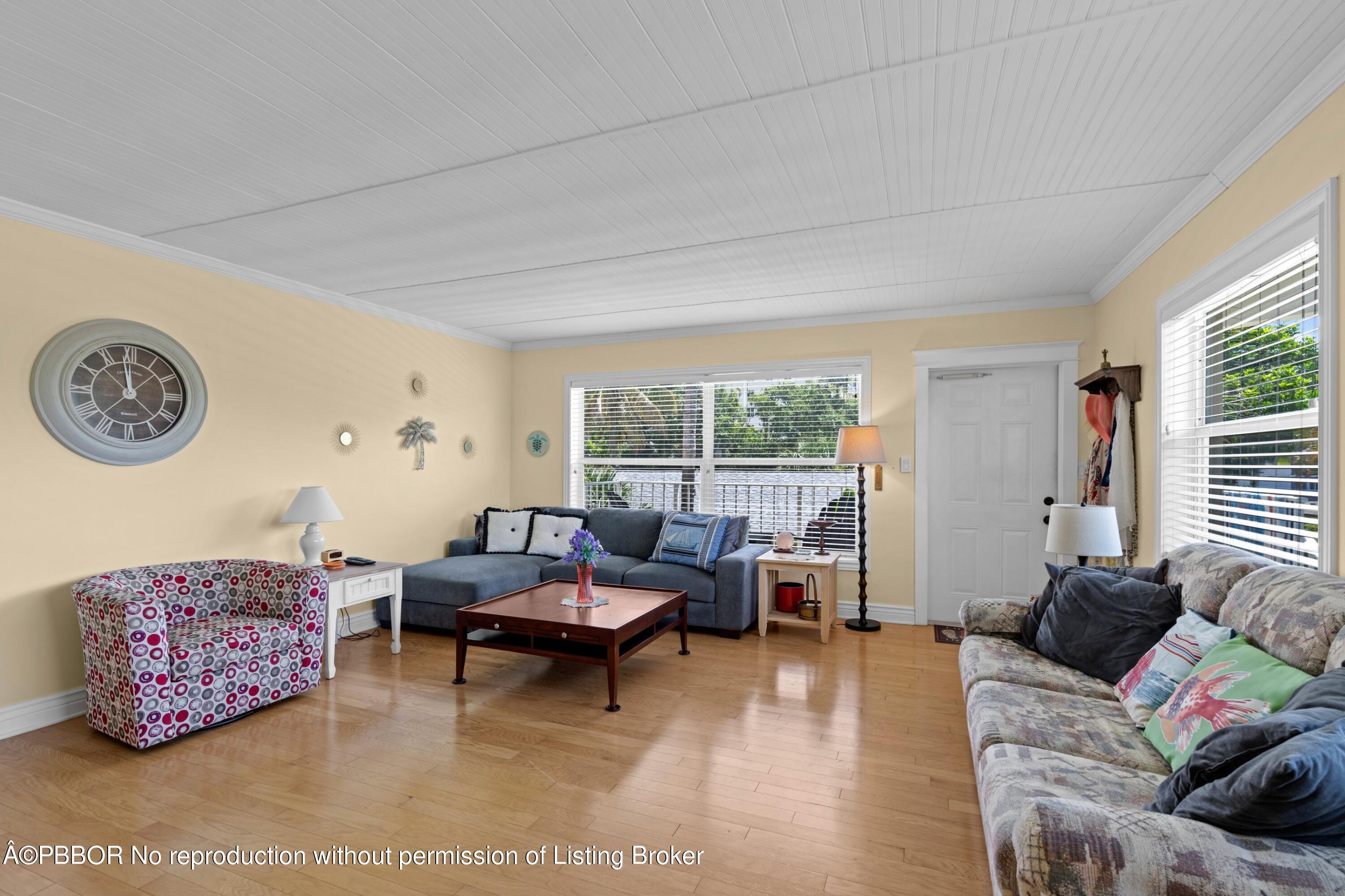 114 Cascade Lane, 4