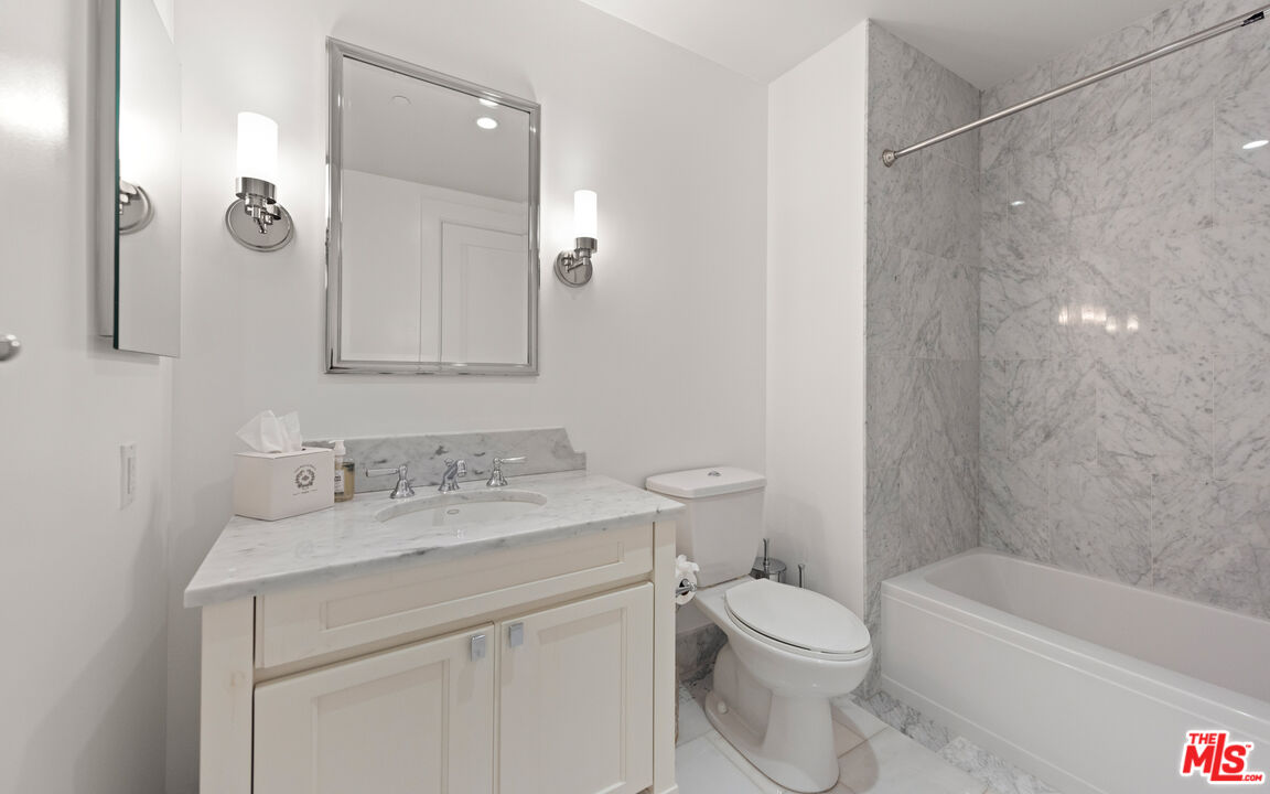 1 W Century Dr Unit: 34D