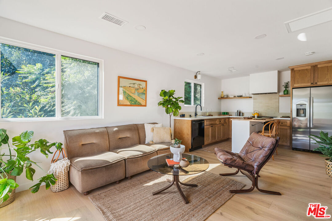 426 Rainbow Ave