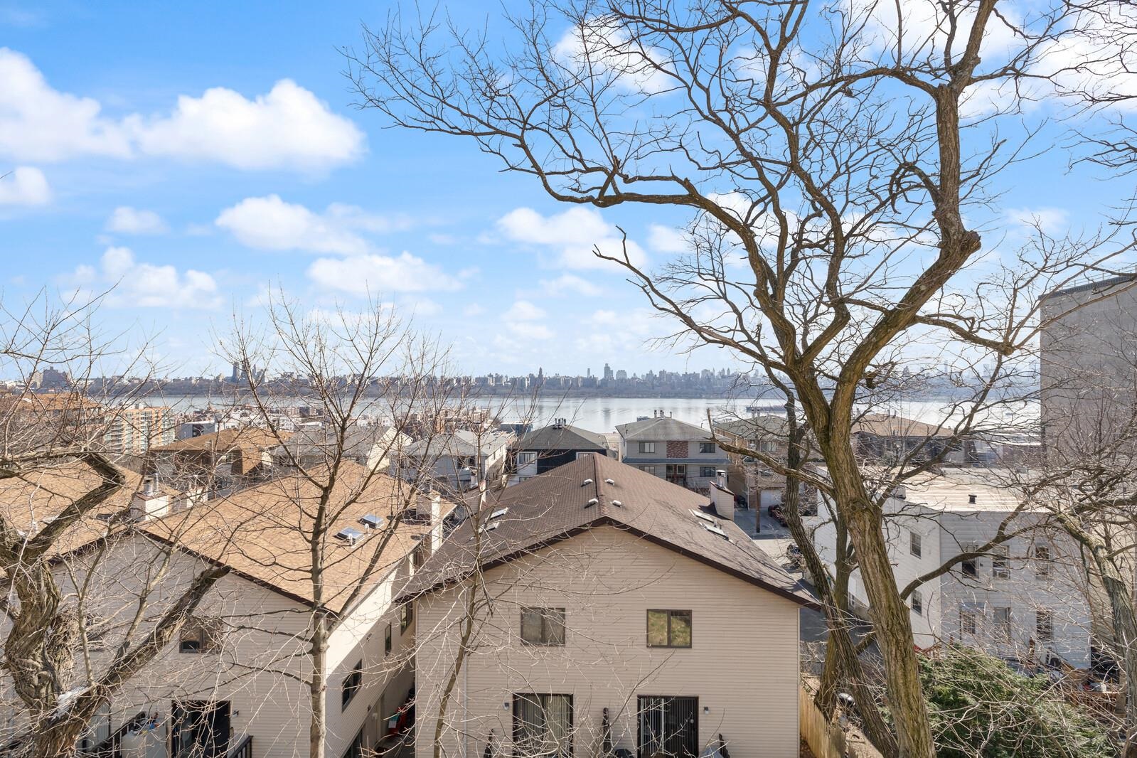 10 PALISADE AVE Unit 4B