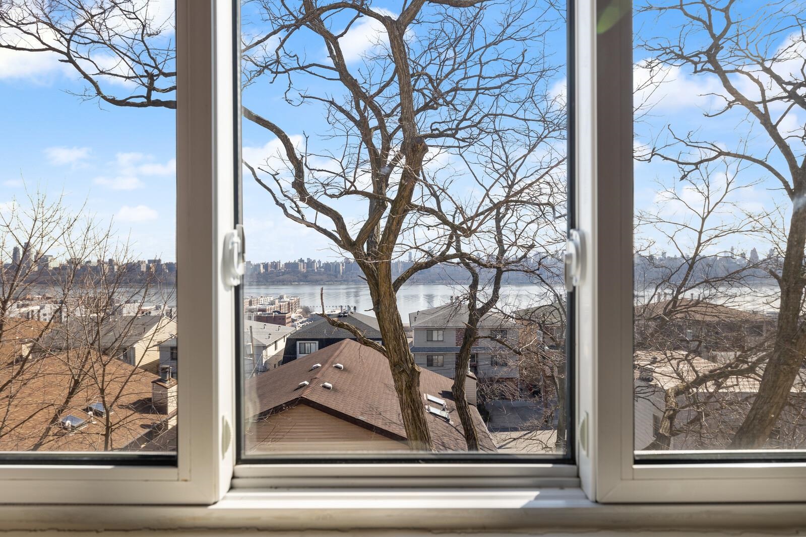 10 PALISADE AVE Unit 4B