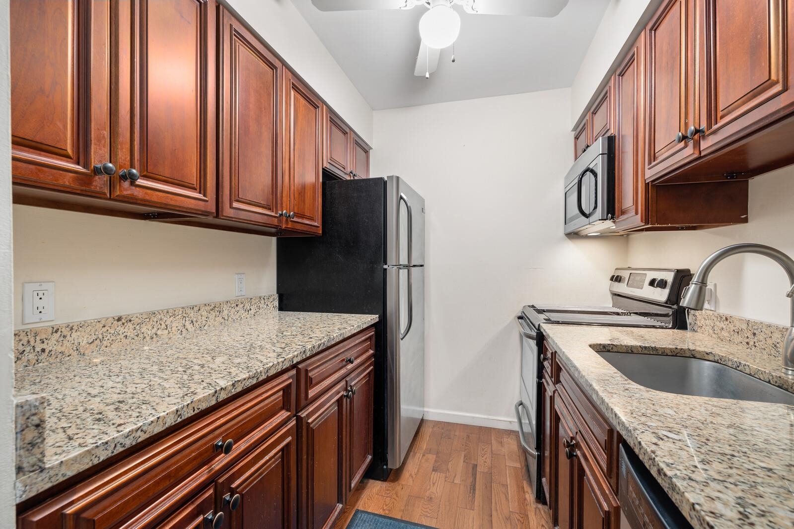 10 PALISADE AVE Unit 4B