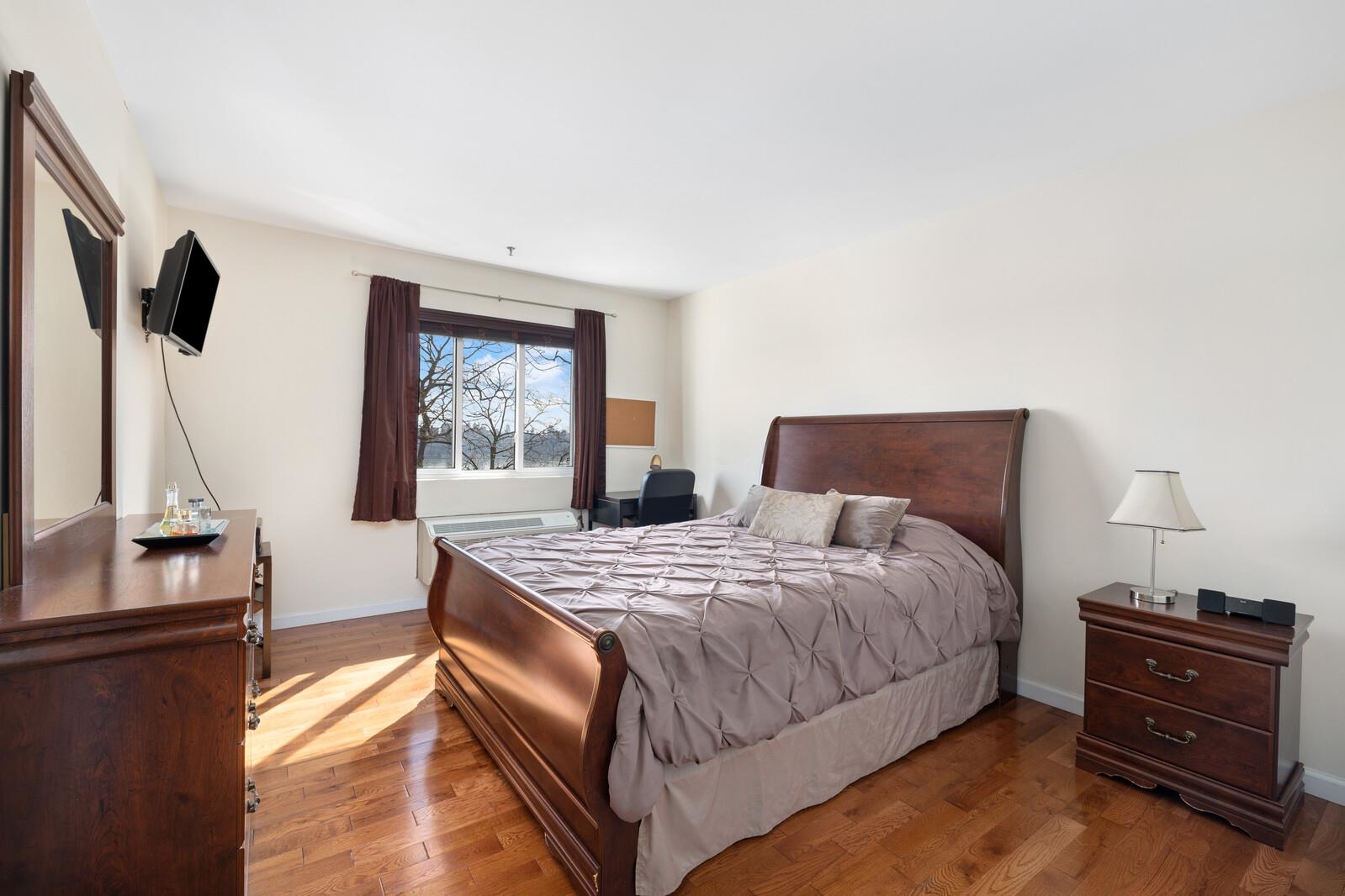 10 PALISADE AVE Unit 4B