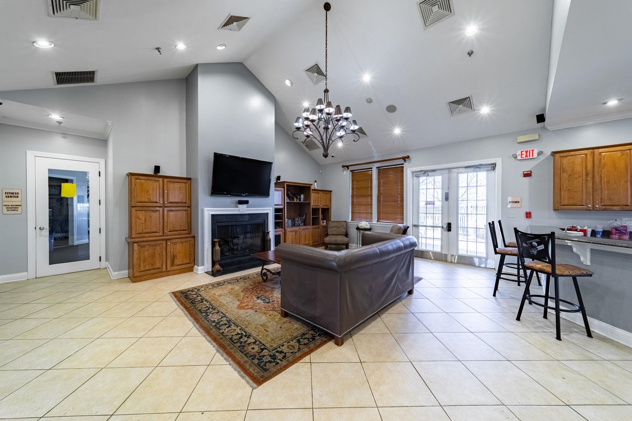 26 LYON CT