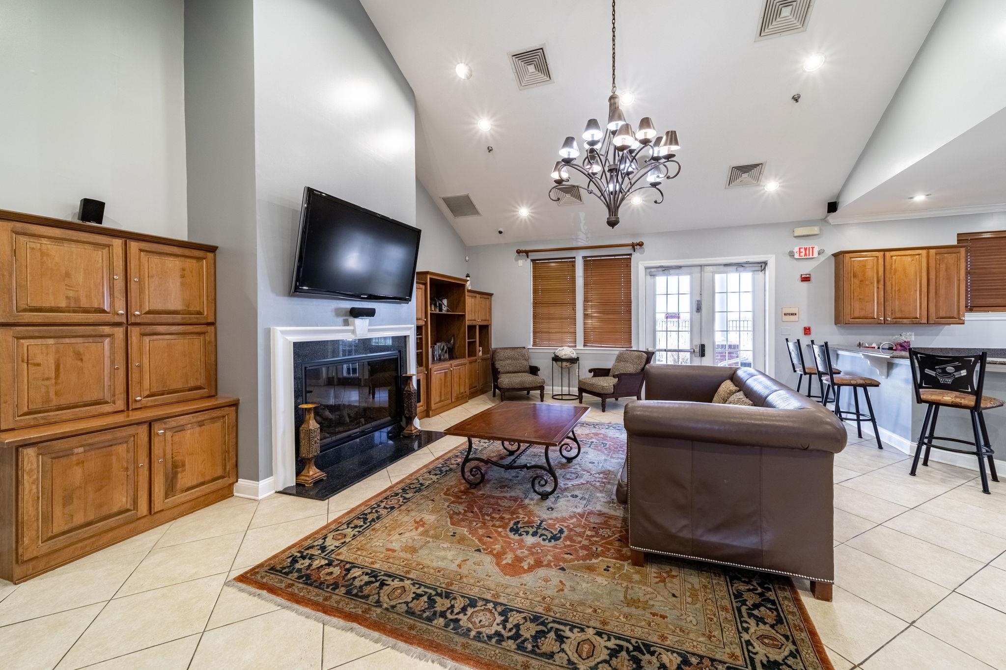 26 LYON CT