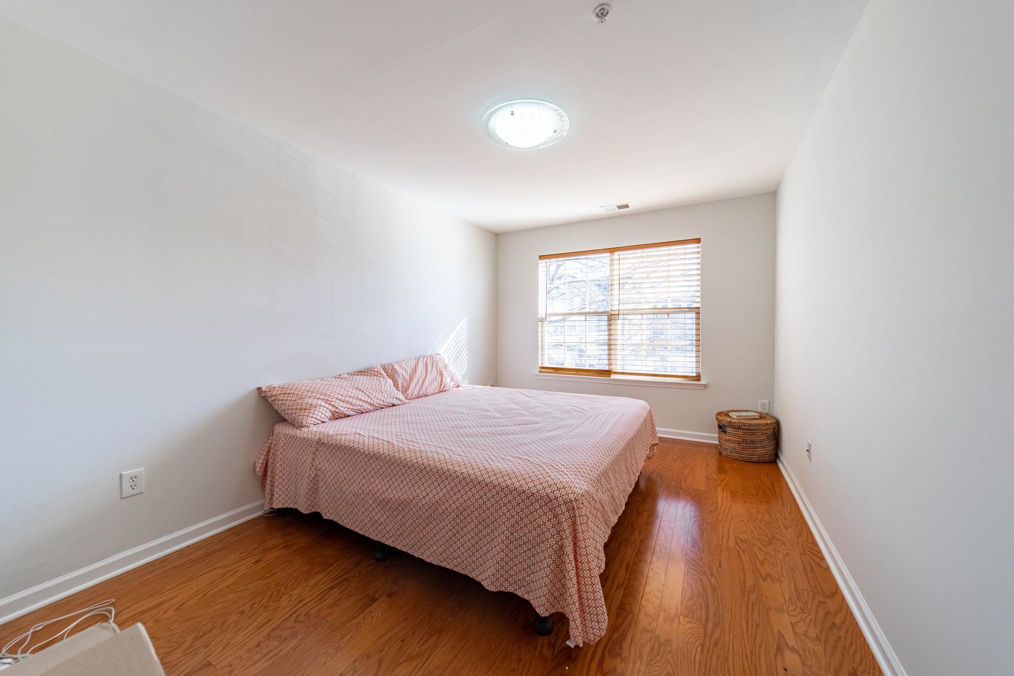 26 LYON CT