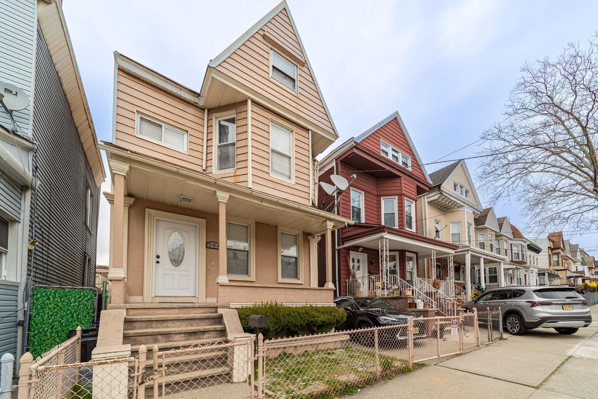 204 EGE AVE