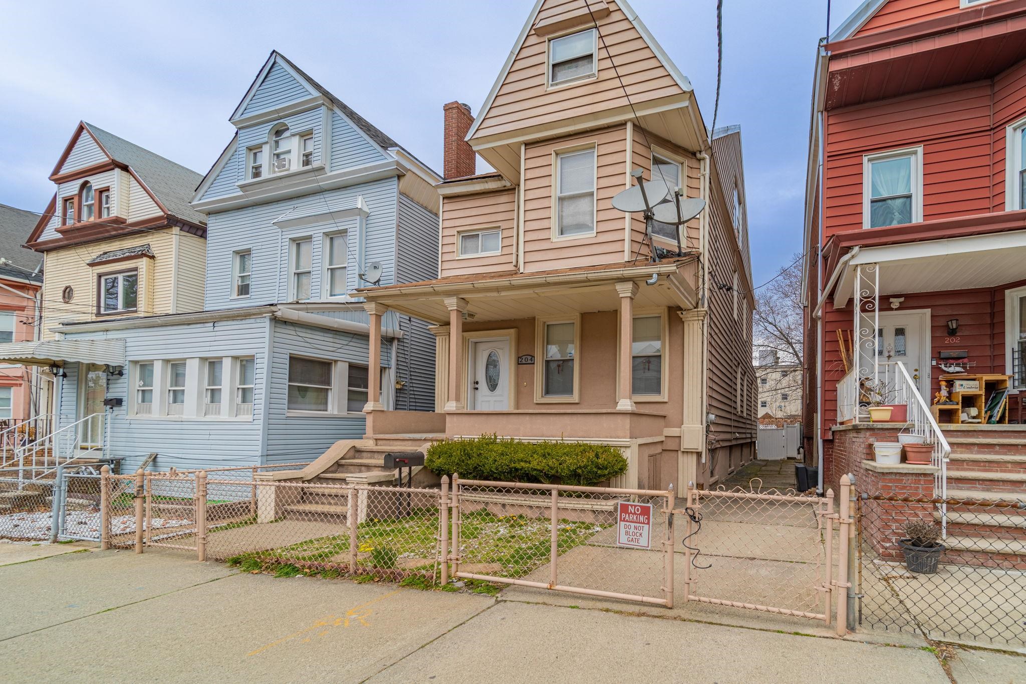 204 EGE AVE