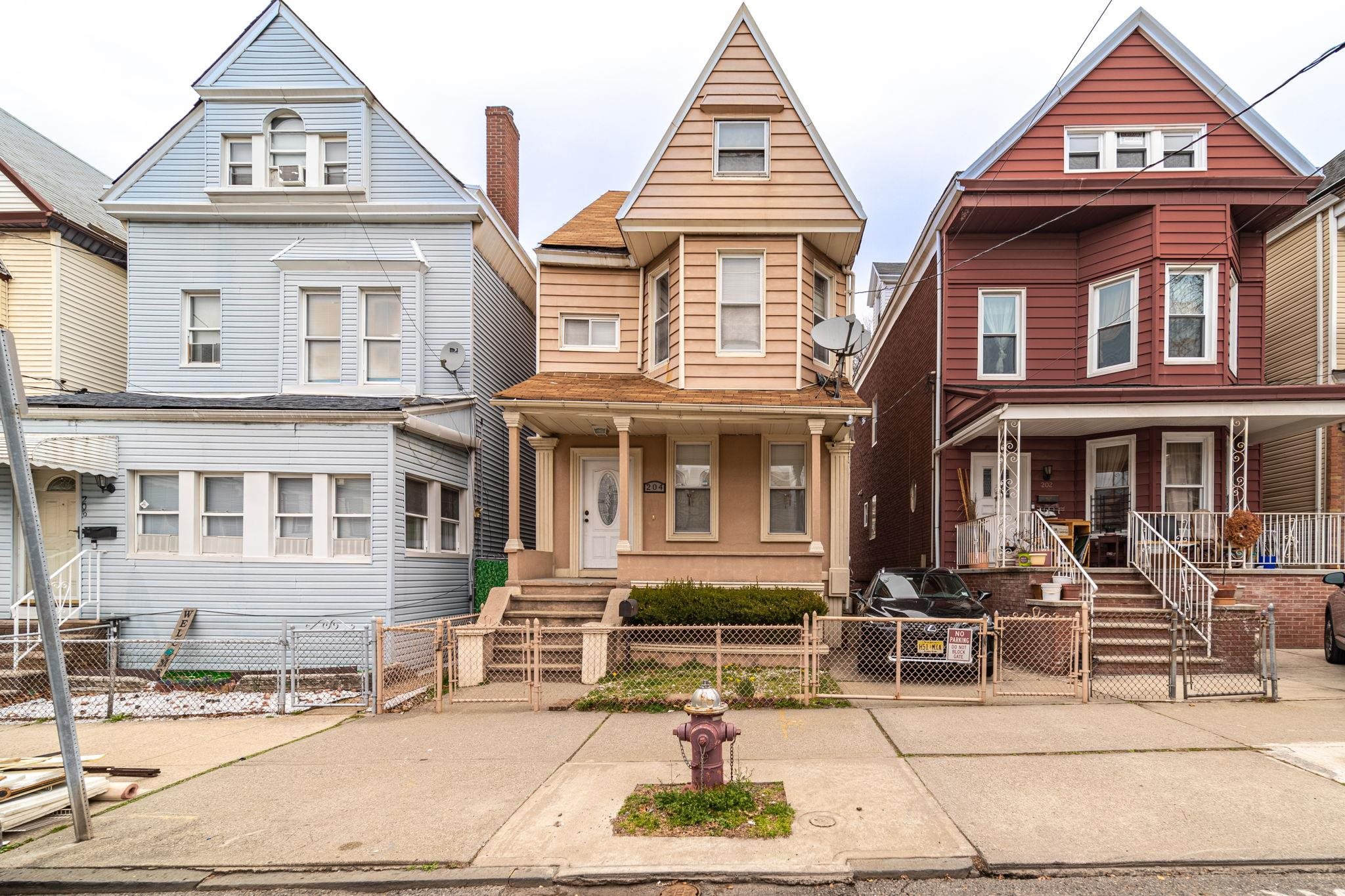 204 EGE AVE