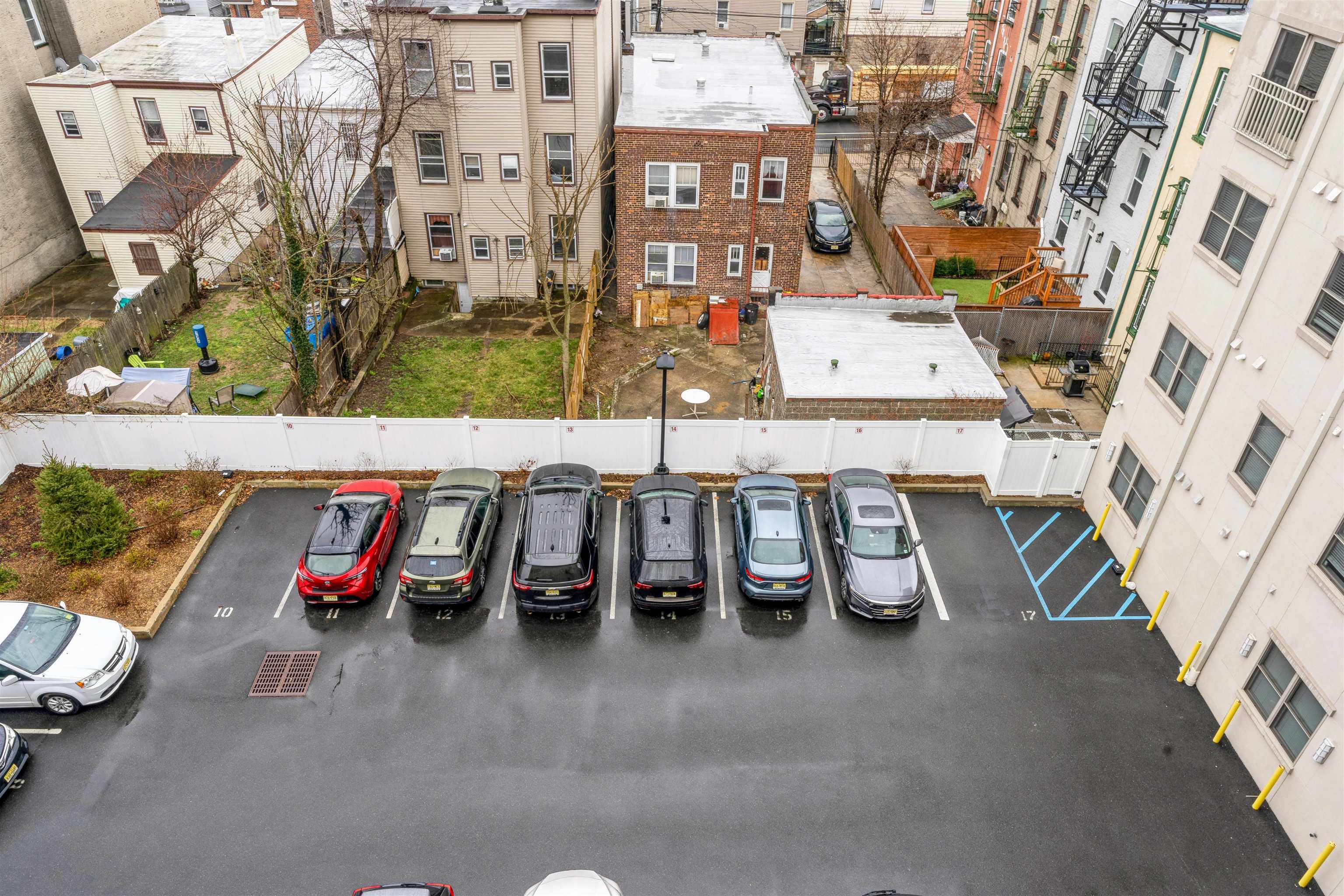 974 SUMMIT AVE Unit 401
