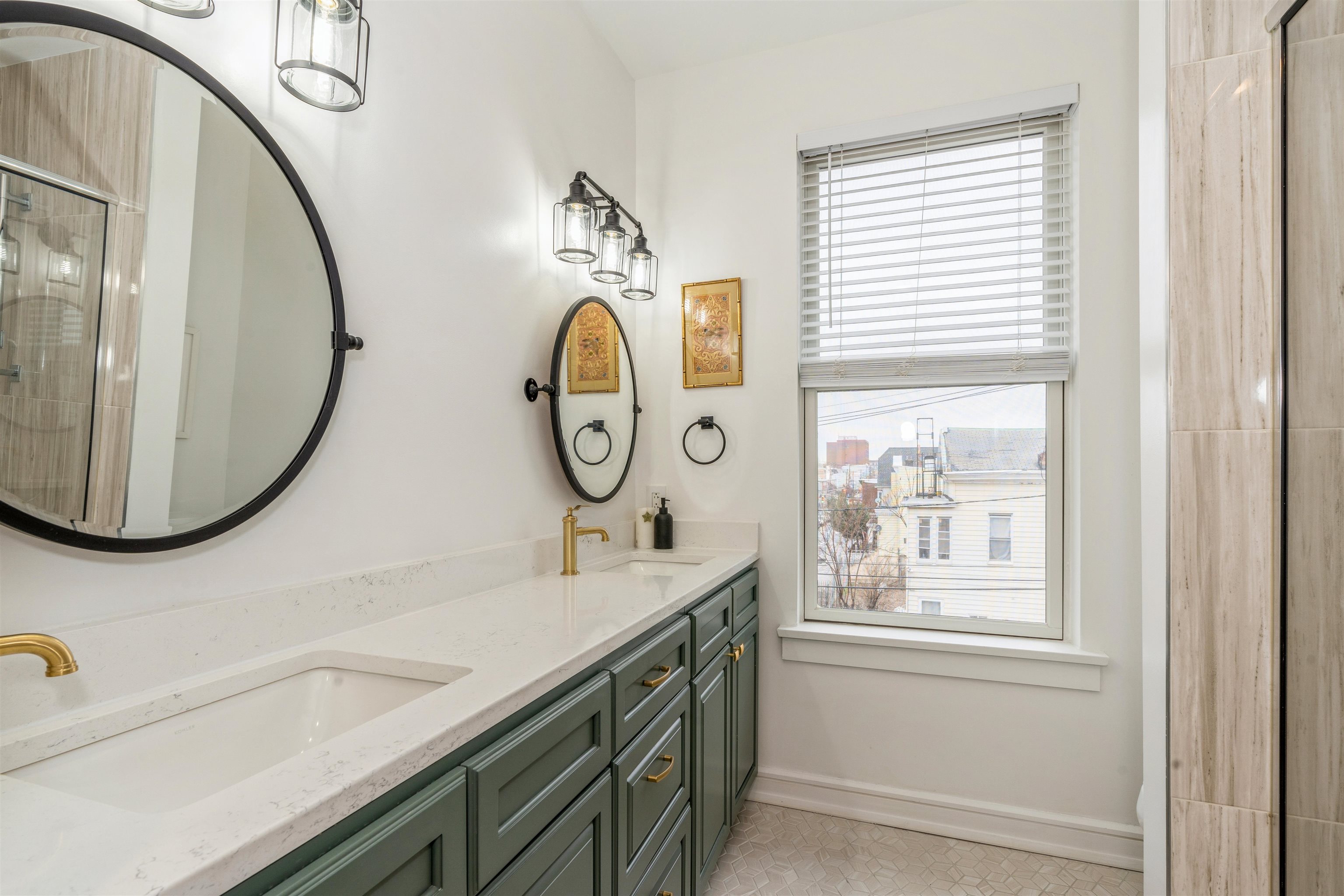 974 SUMMIT AVE Unit 401