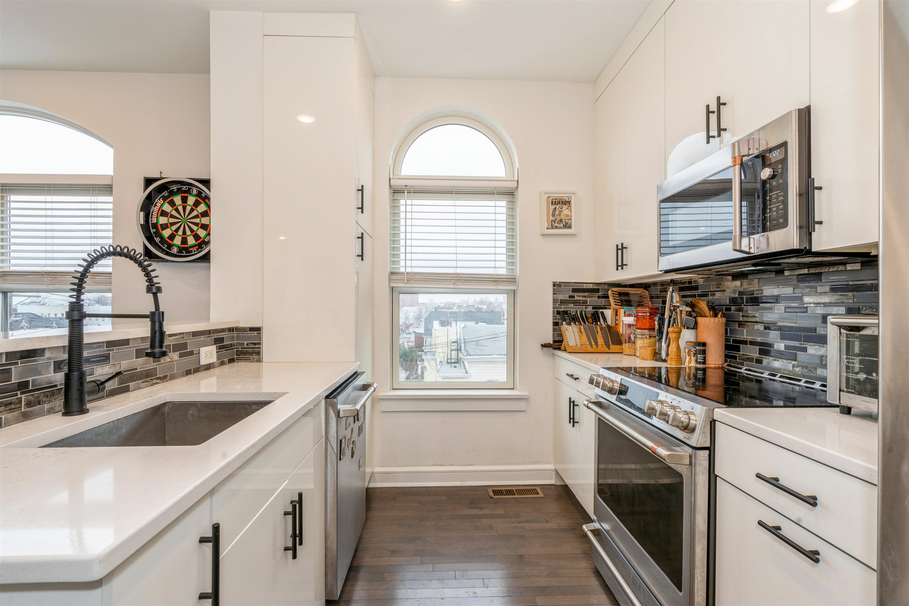 974 SUMMIT AVE Unit 401