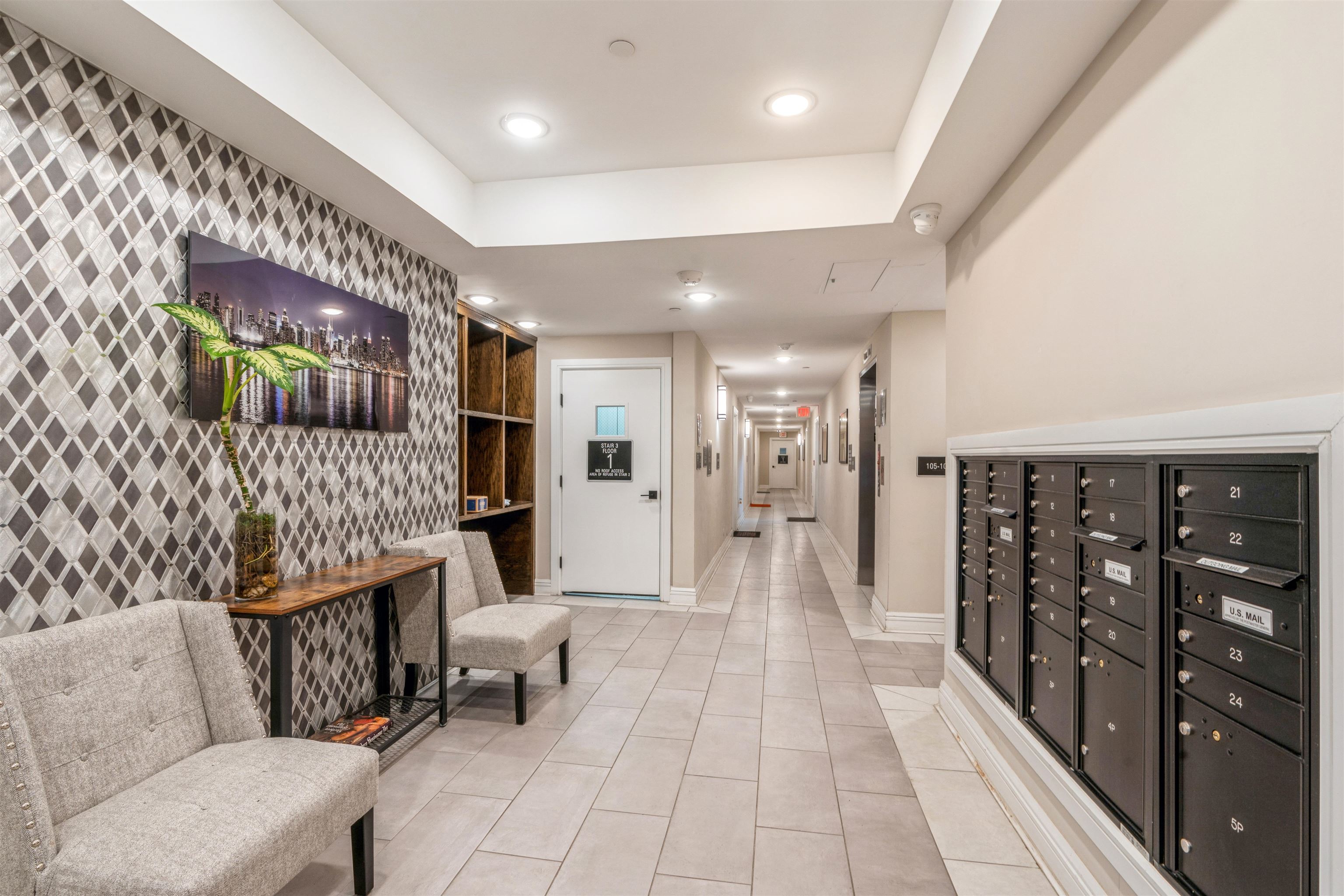 974 SUMMIT AVE Unit 401