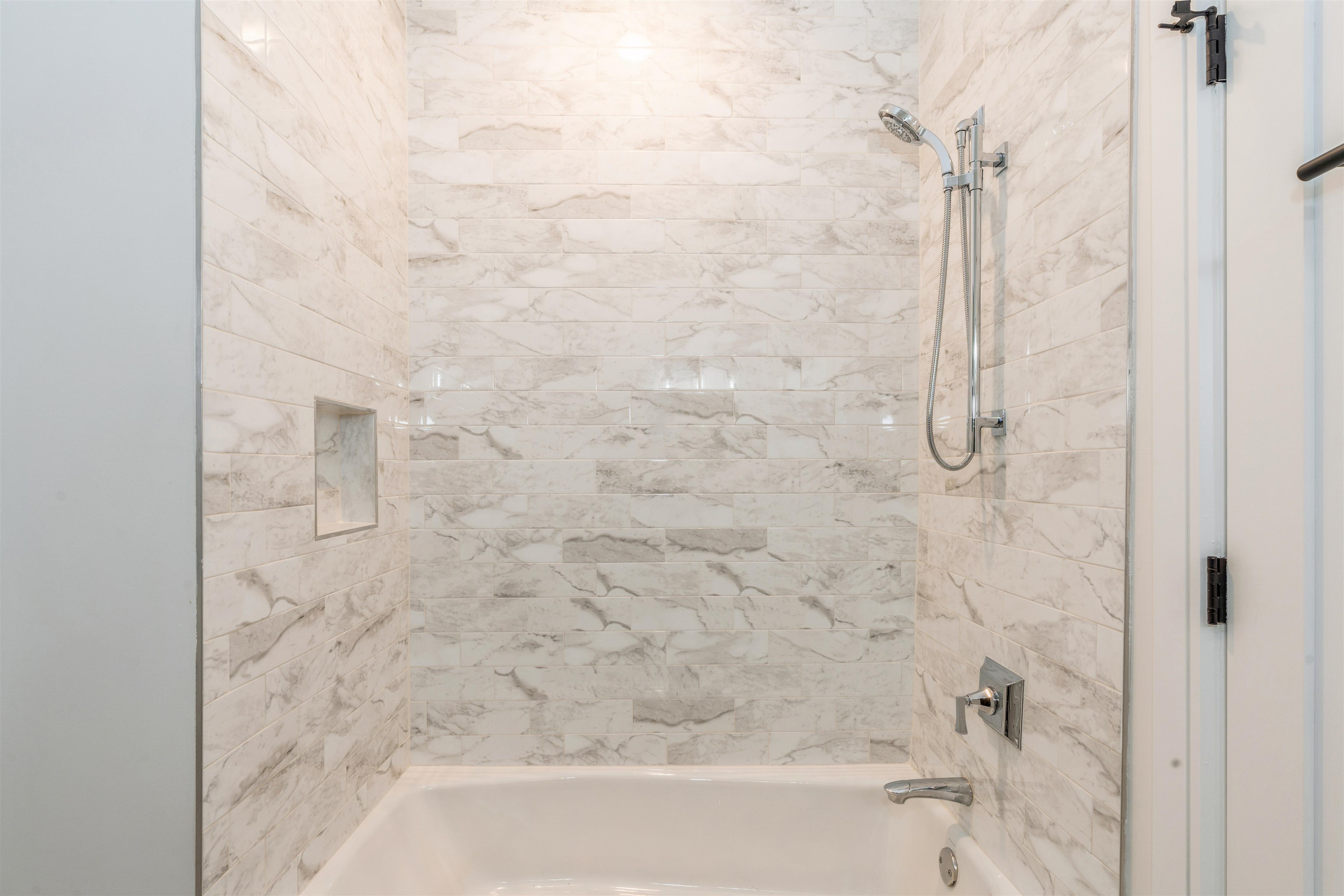 974 SUMMIT AVE Unit 401