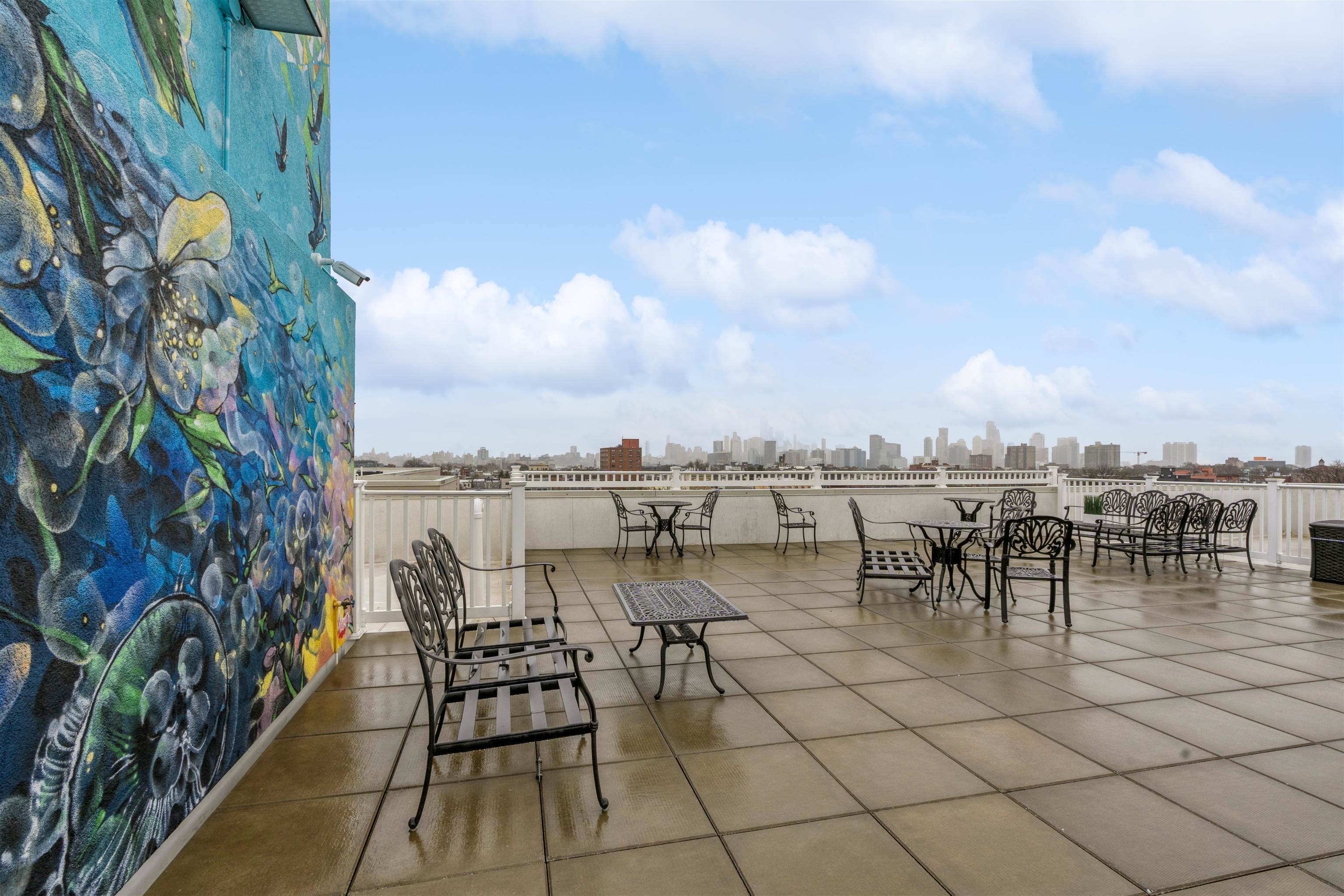 974 SUMMIT AVE Unit 401