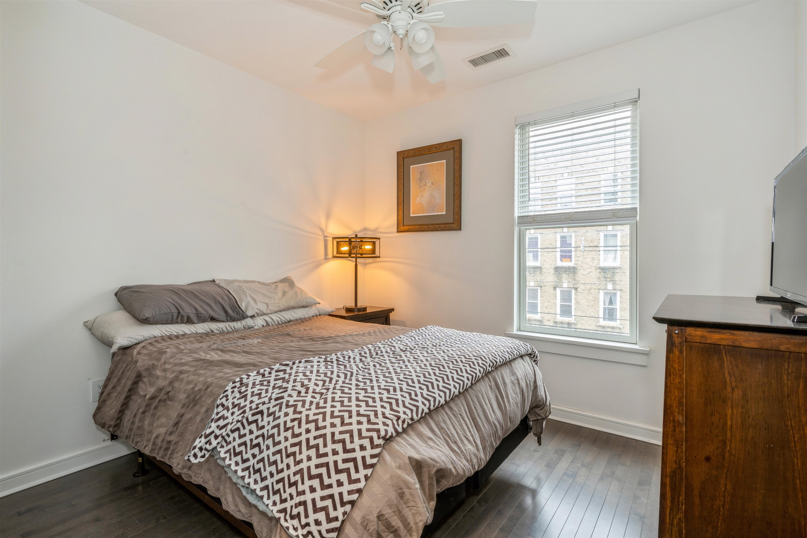 974 SUMMIT AVE Unit 401