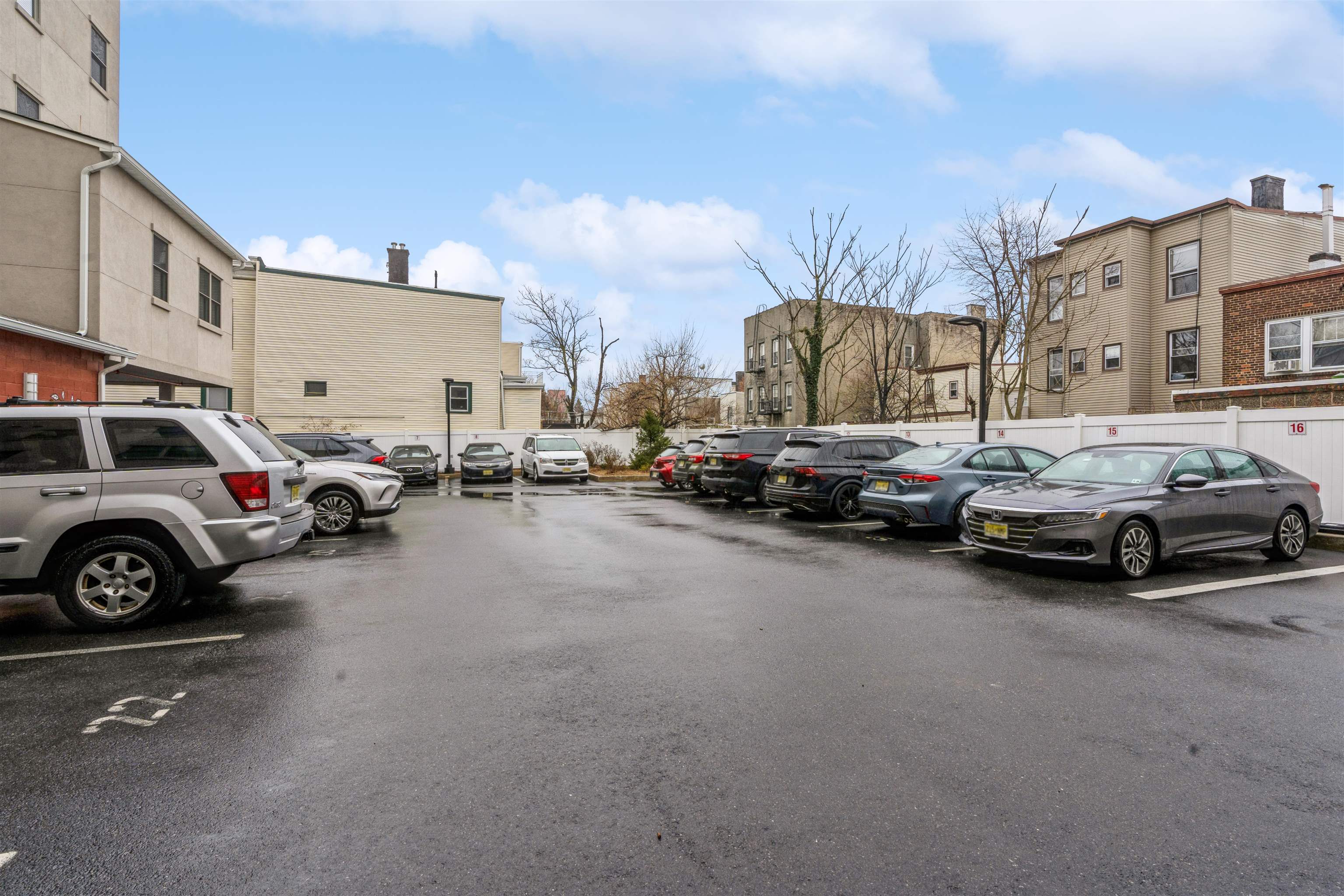 974 SUMMIT AVE Unit 401