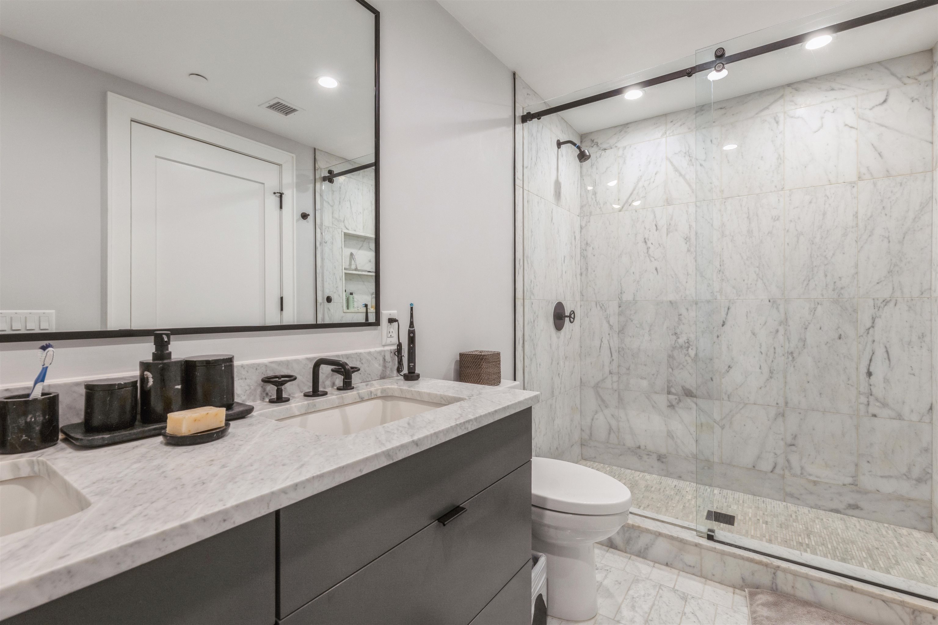 366 6TH ST Unit: 503