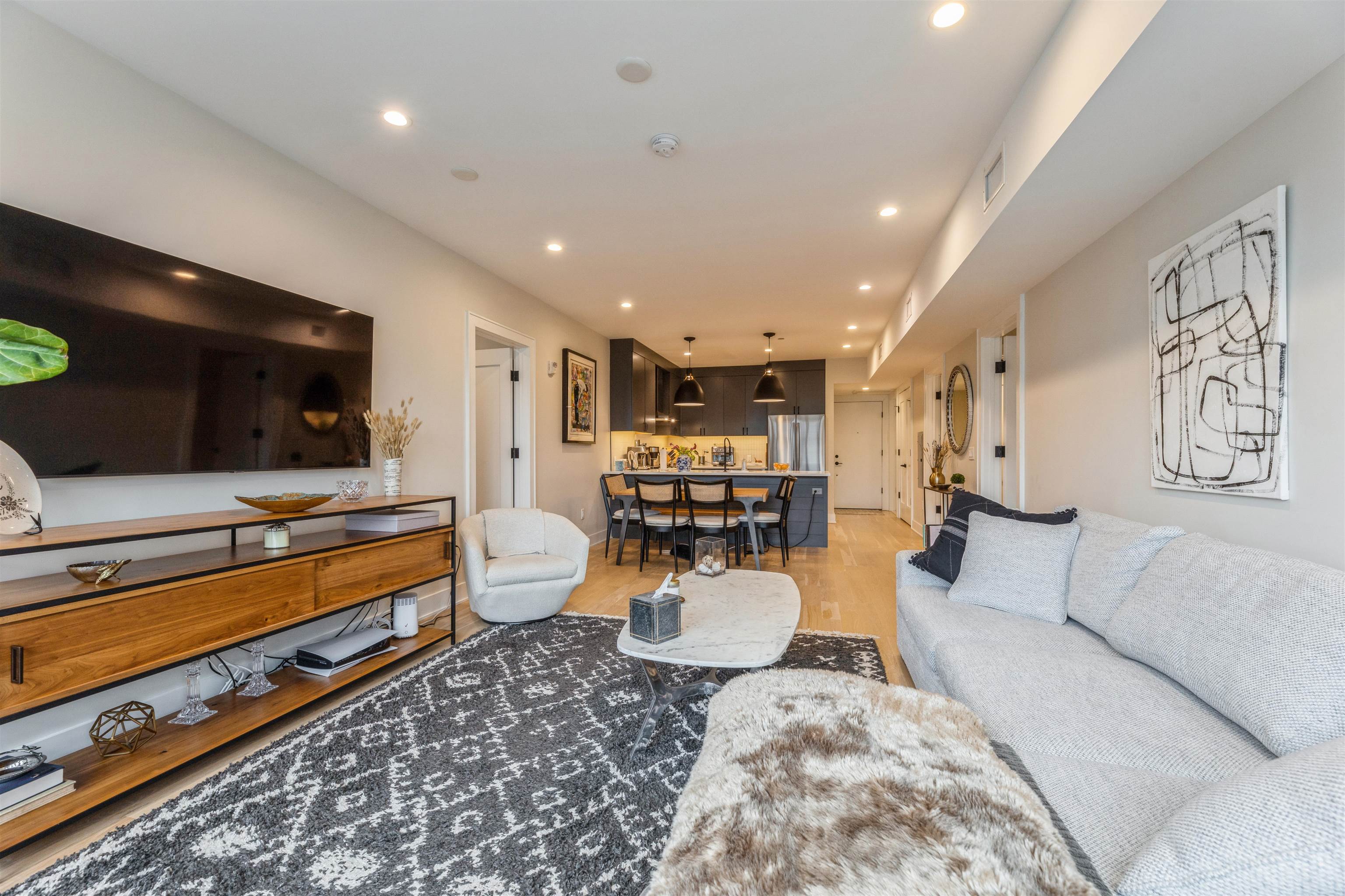 366 6TH ST Unit: 503
