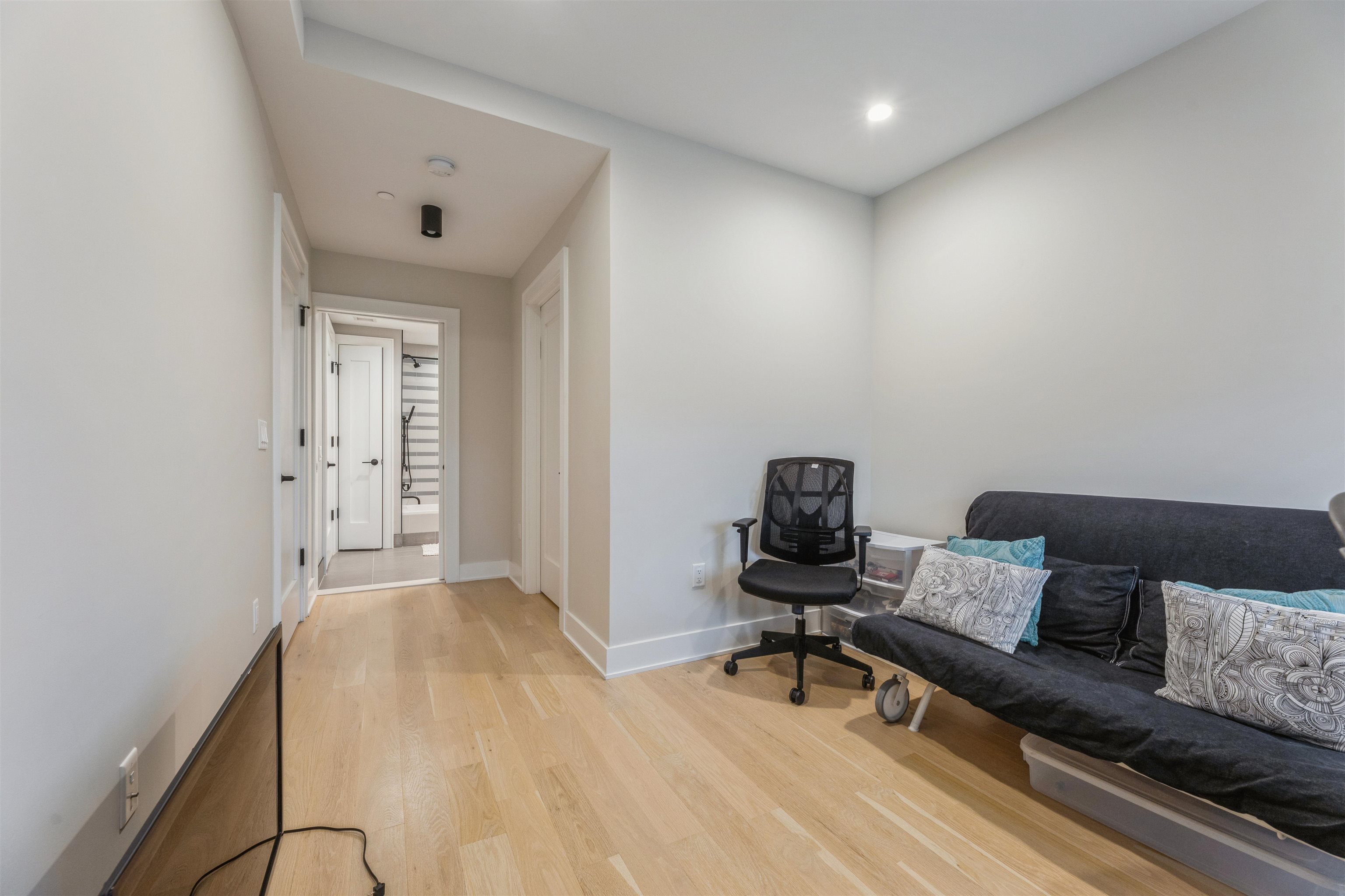 366 6TH ST Unit: 503