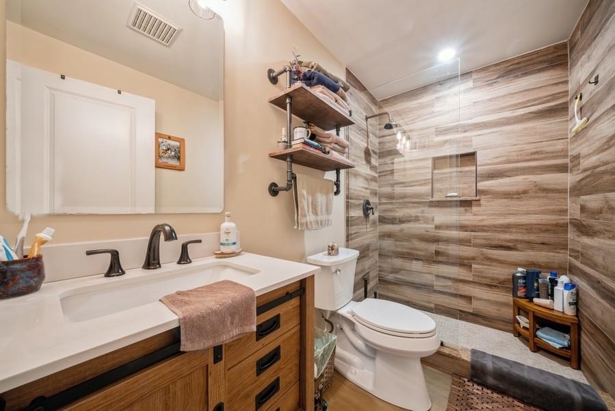 63 SUSSEX ST Unit: 3