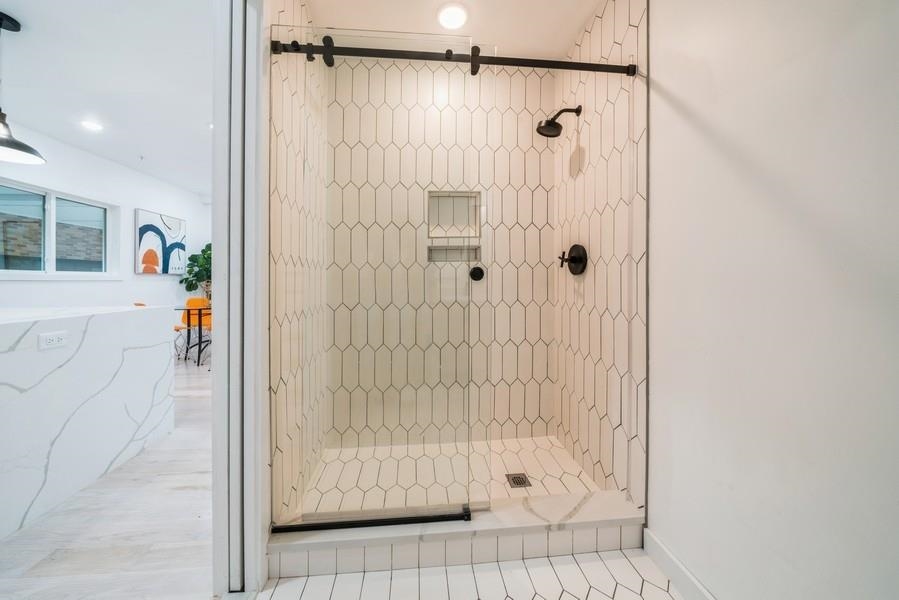 310 4TH ST Unit: 1