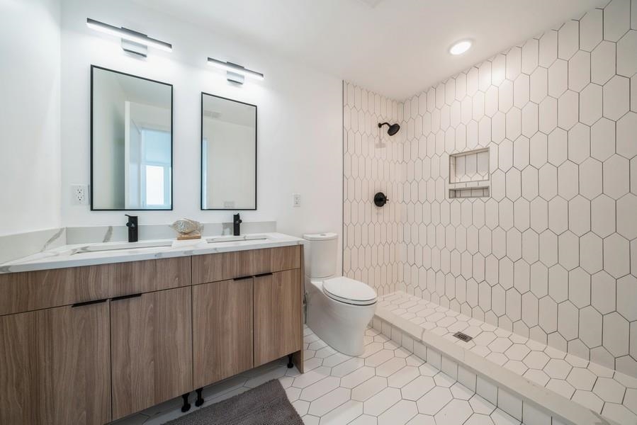 310 4TH ST Unit: 1