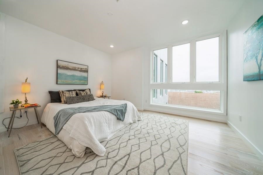 310 4TH ST Unit: 1