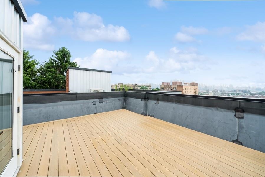 310 4TH ST Unit: 1