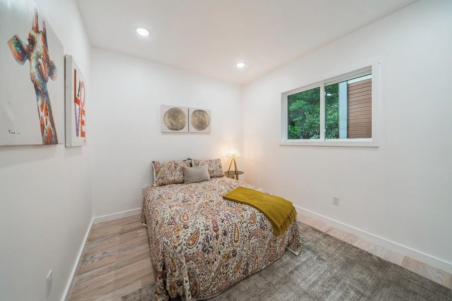310 4TH ST Unit: 1