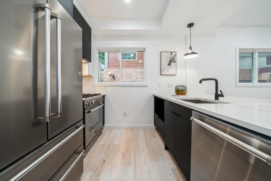 310 4TH ST Unit: 1