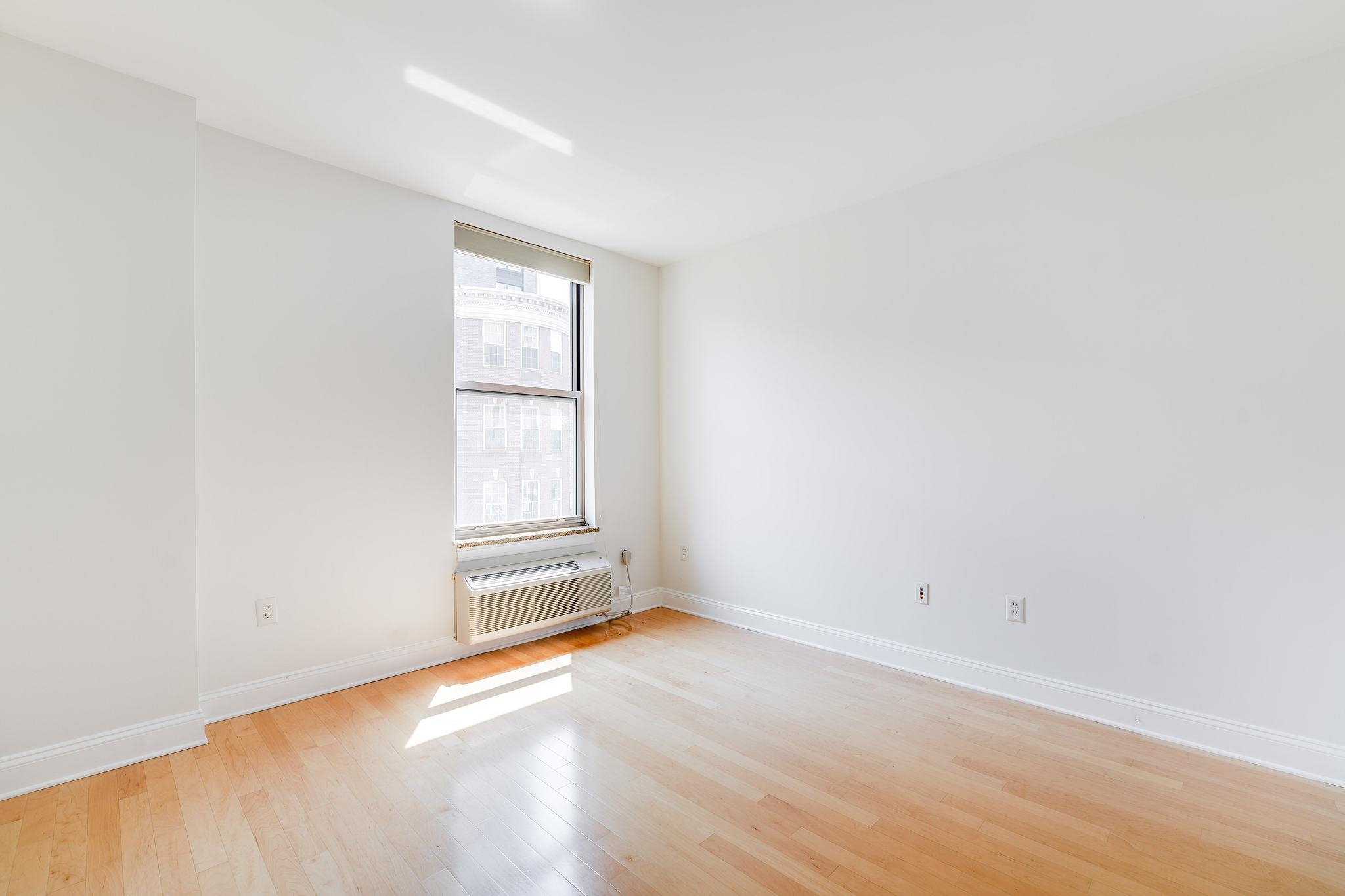 10 REGENT ST Unit 315