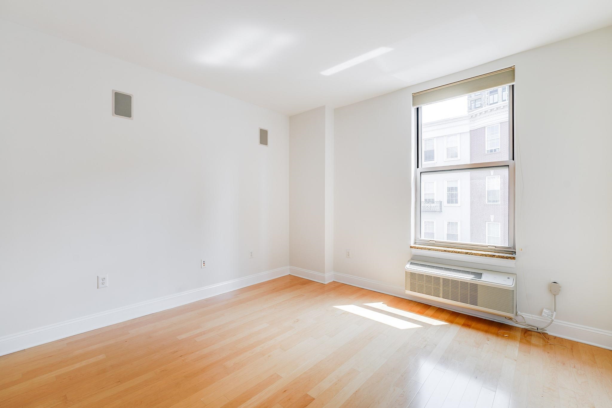 10 REGENT ST Unit 315