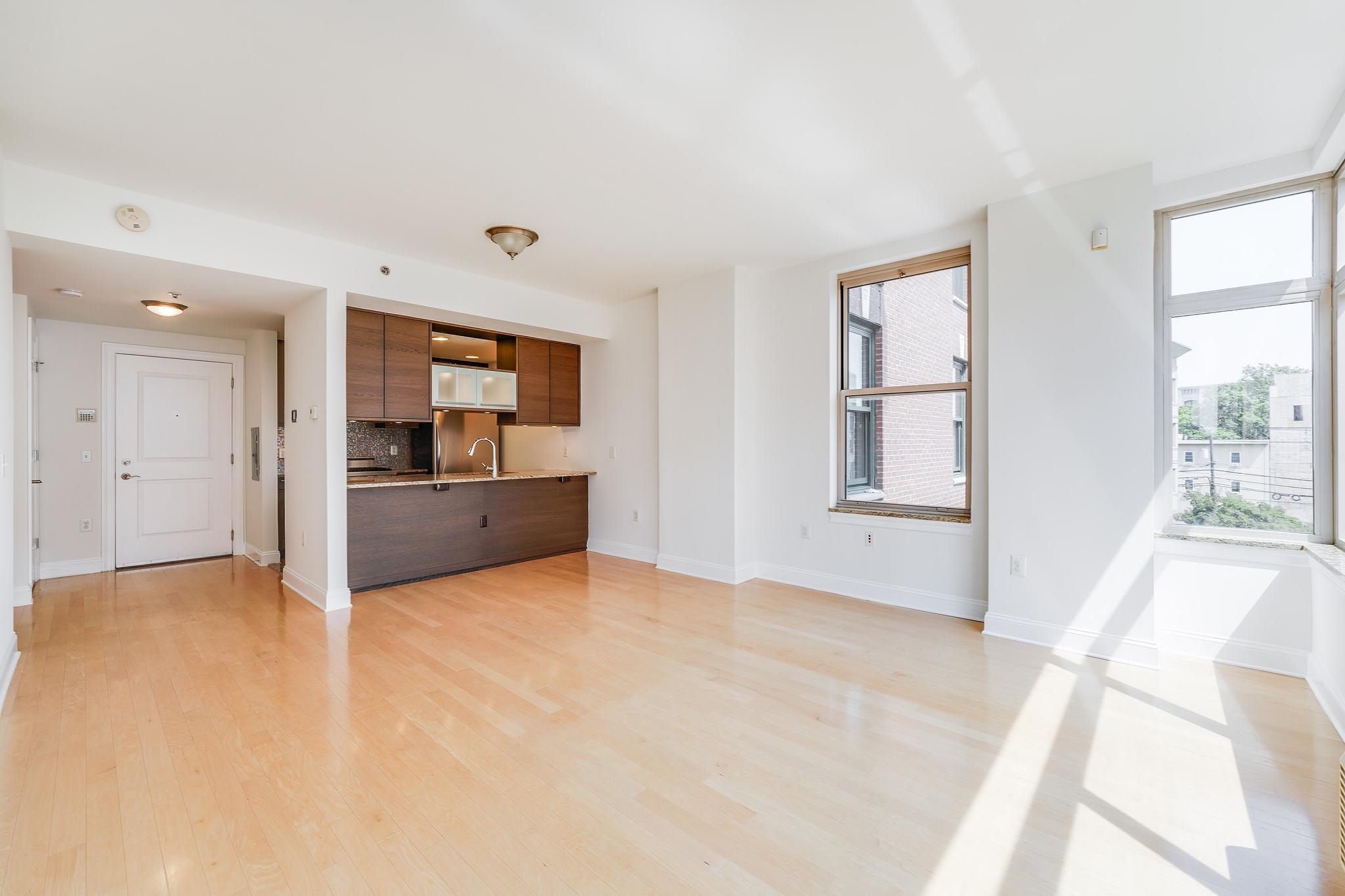 10 REGENT ST Unit 315