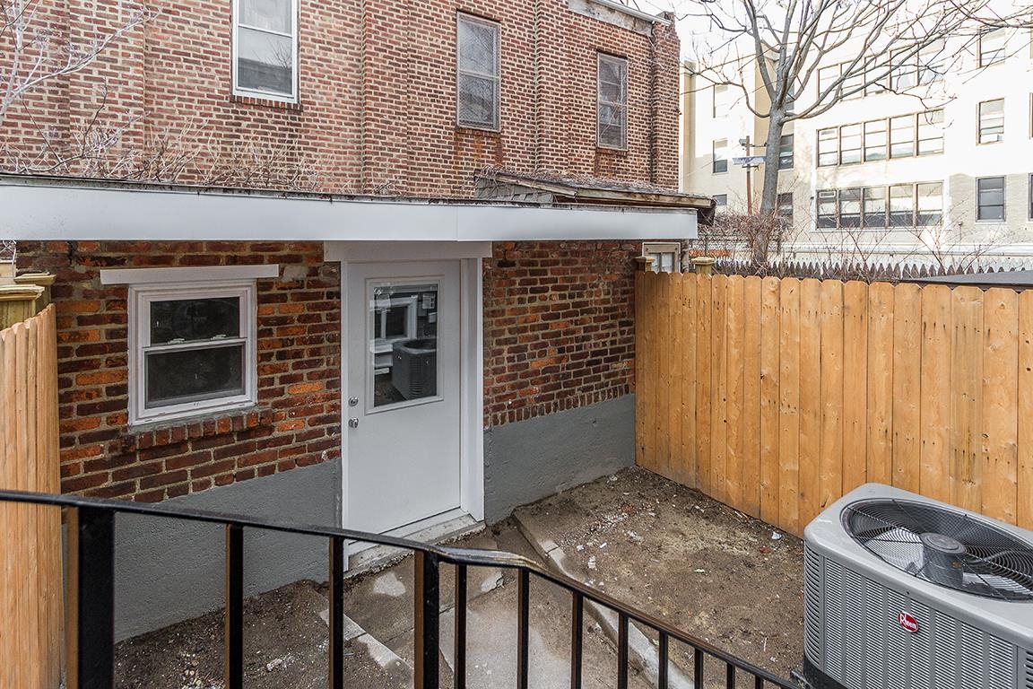 317 HALLADAY ST