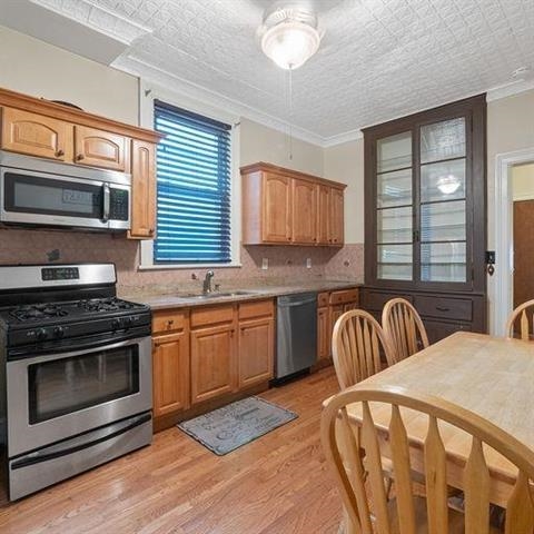 19 49TH ST