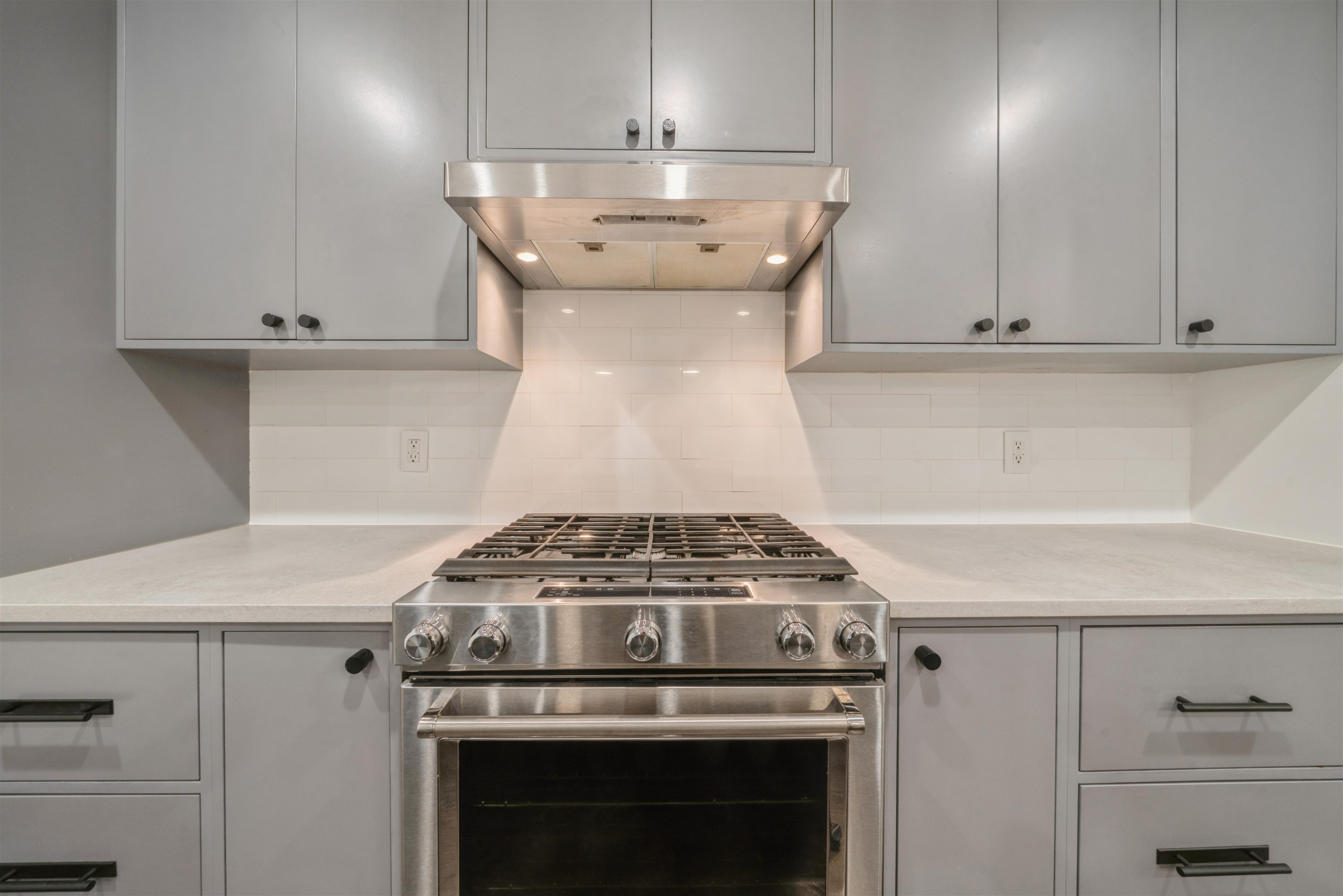 256 MONTGOMERY ST Unit: 1