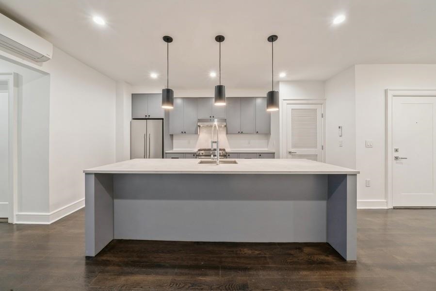 256 MONTGOMERY ST Unit: 1
