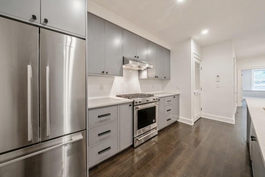 256 MONTGOMERY ST Unit: 1