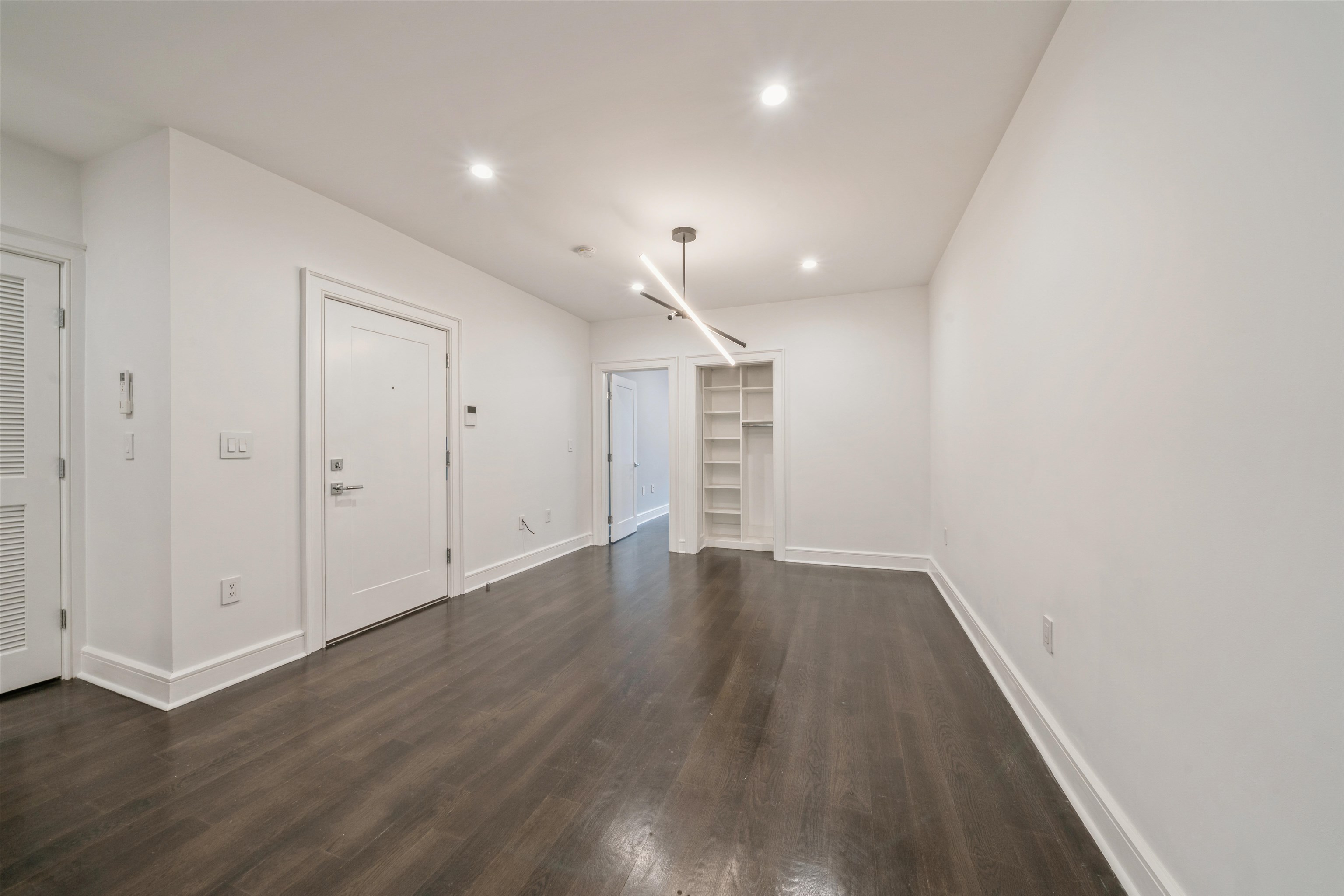 256 MONTGOMERY ST Unit: 1