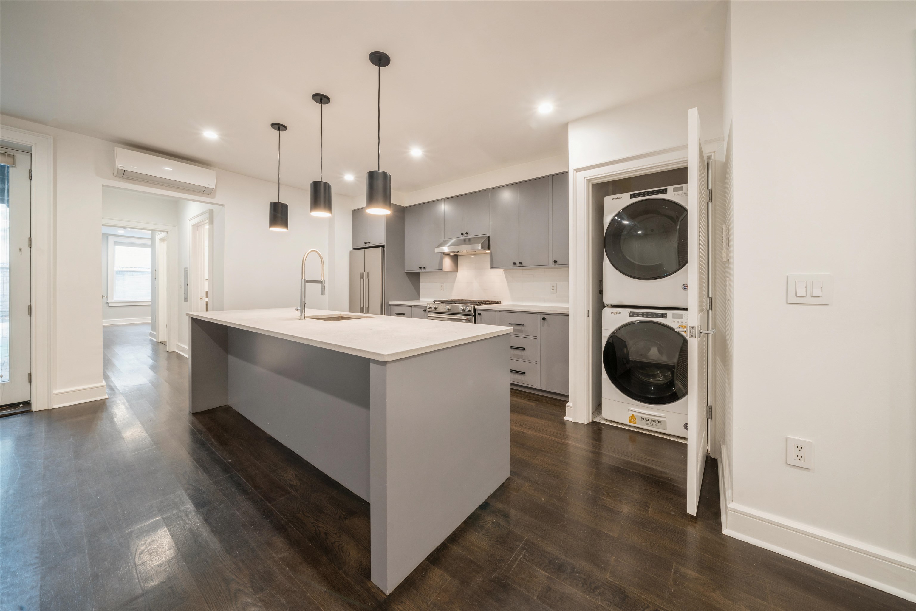 256 MONTGOMERY ST Unit: 1