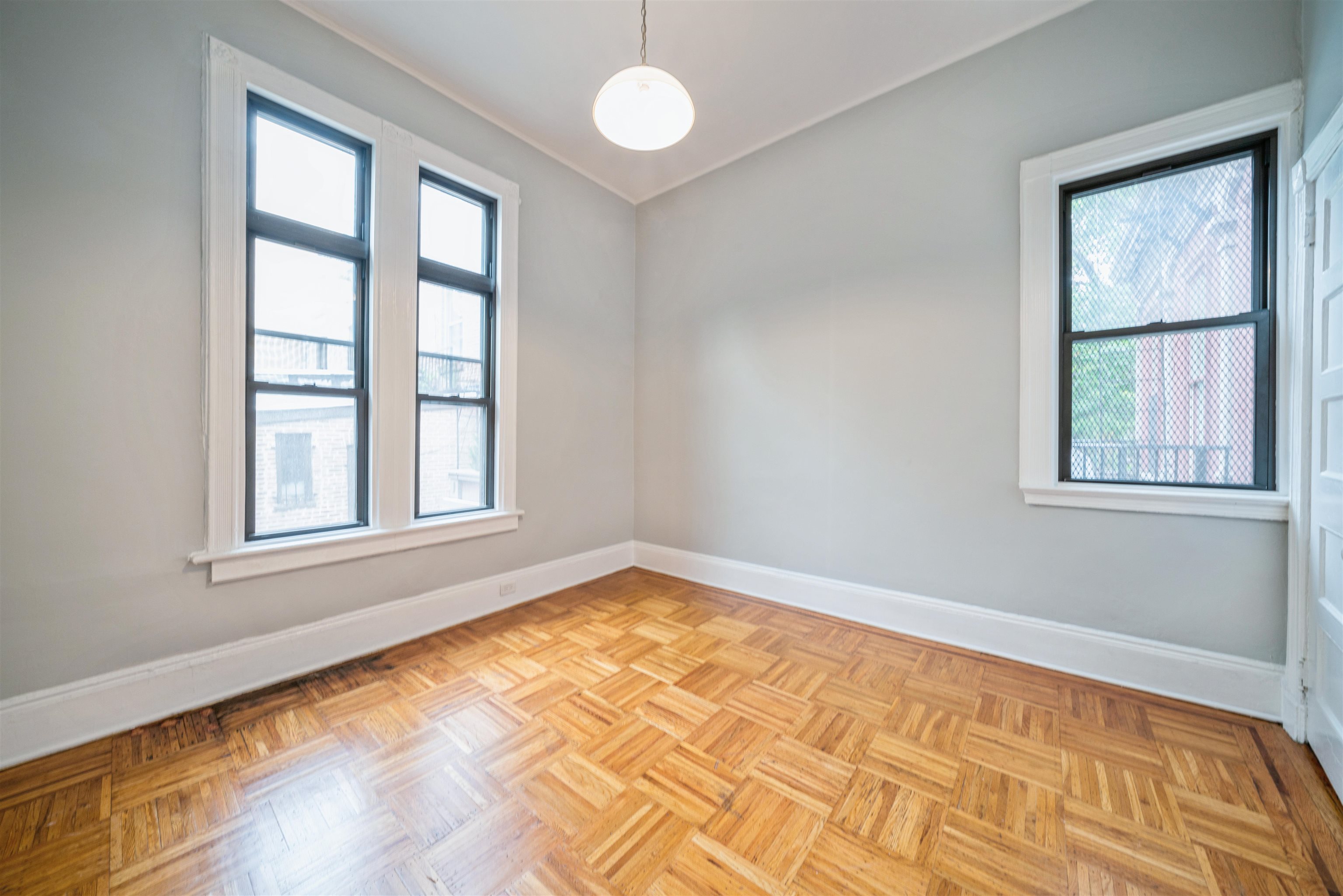 256 MONTGOMERY ST Unit: 2