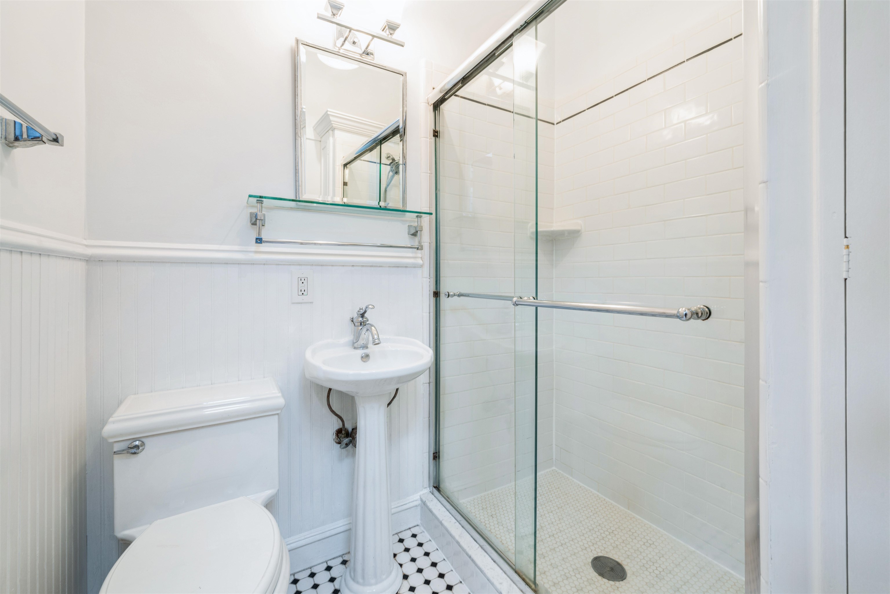 256 MONTGOMERY ST Unit: 2