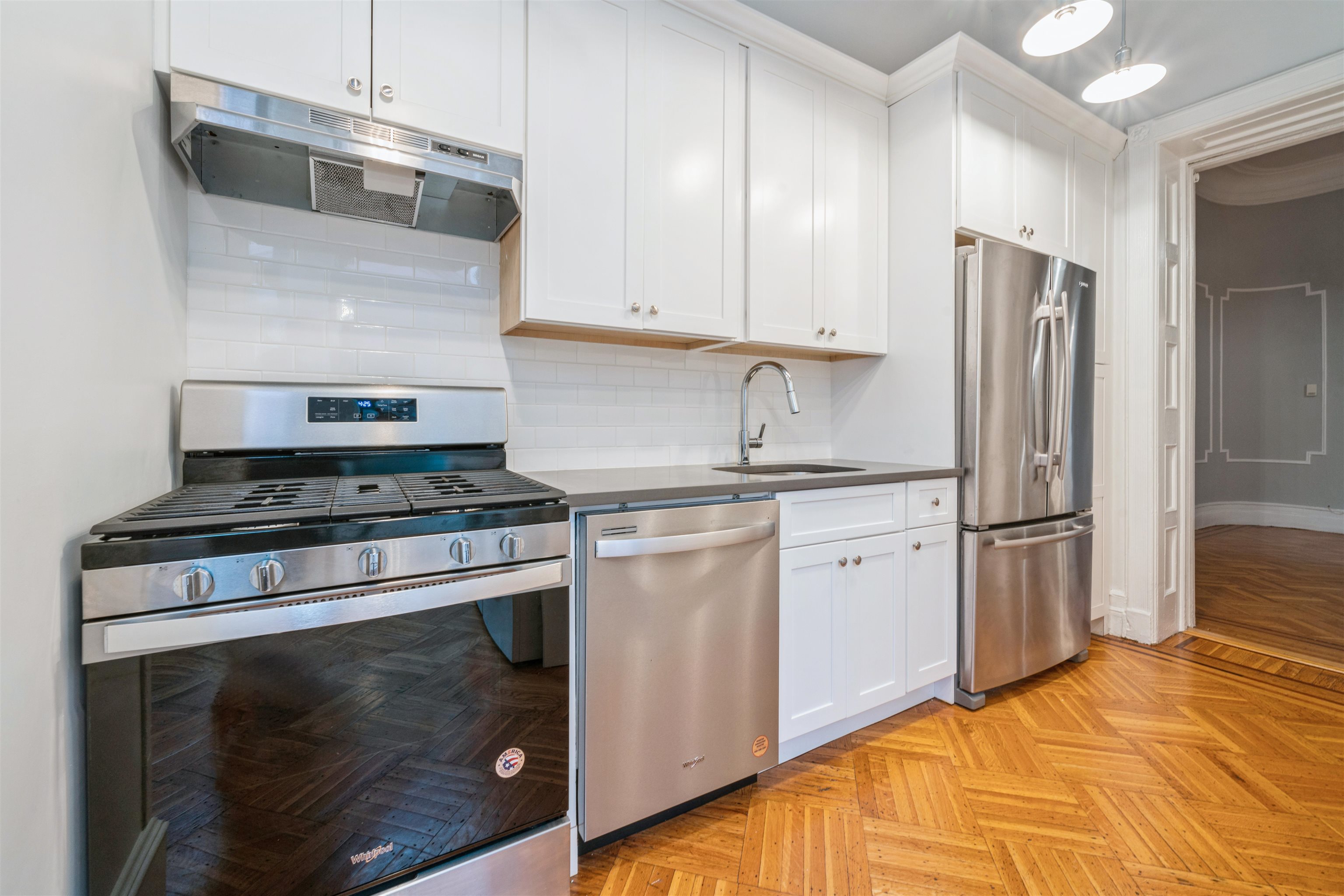 256 MONTGOMERY ST Unit: 2