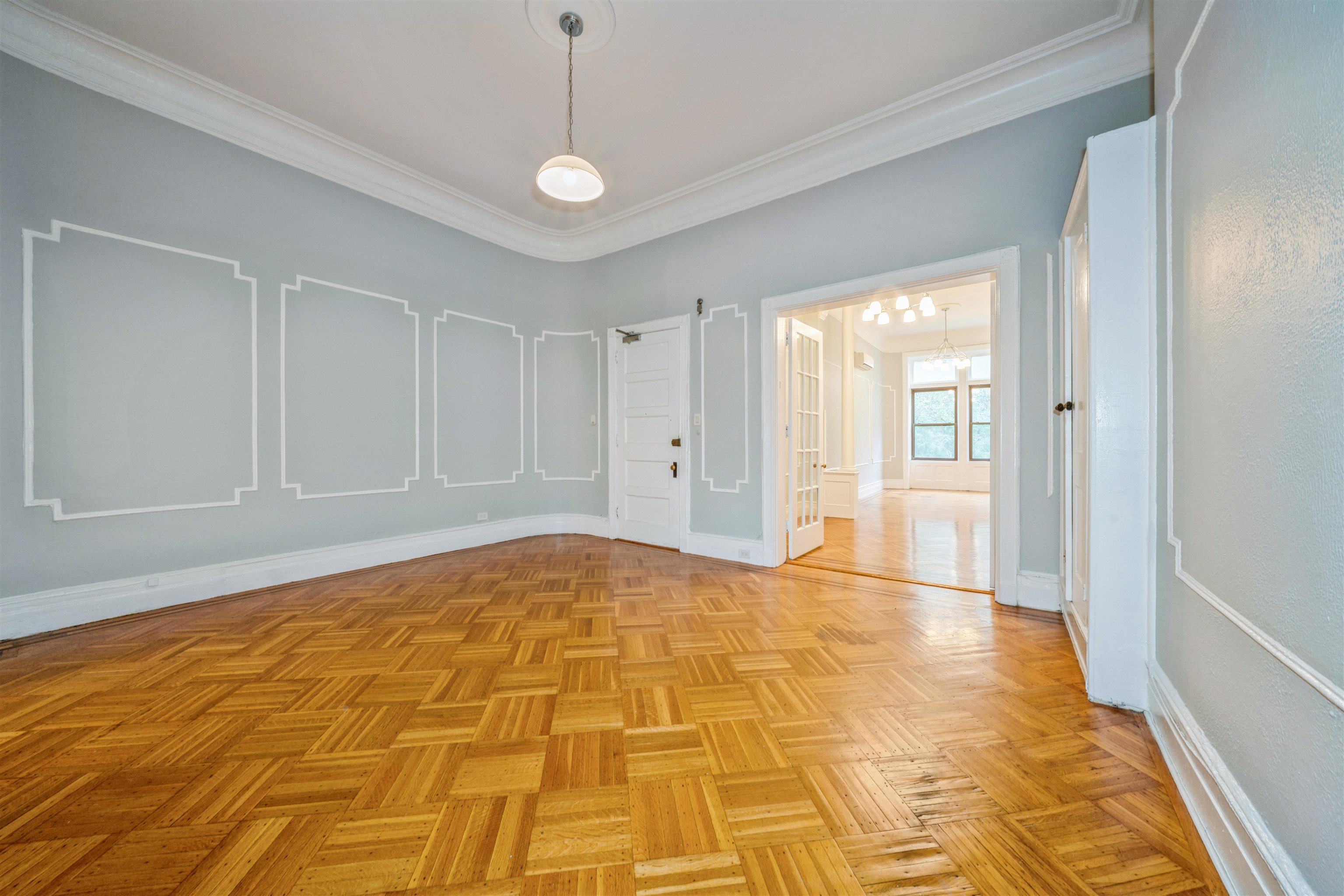 256 MONTGOMERY ST Unit: 2