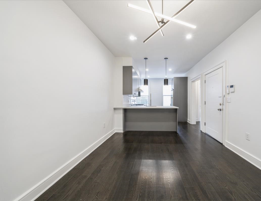 256 MONTGOMERY ST Unit: 4