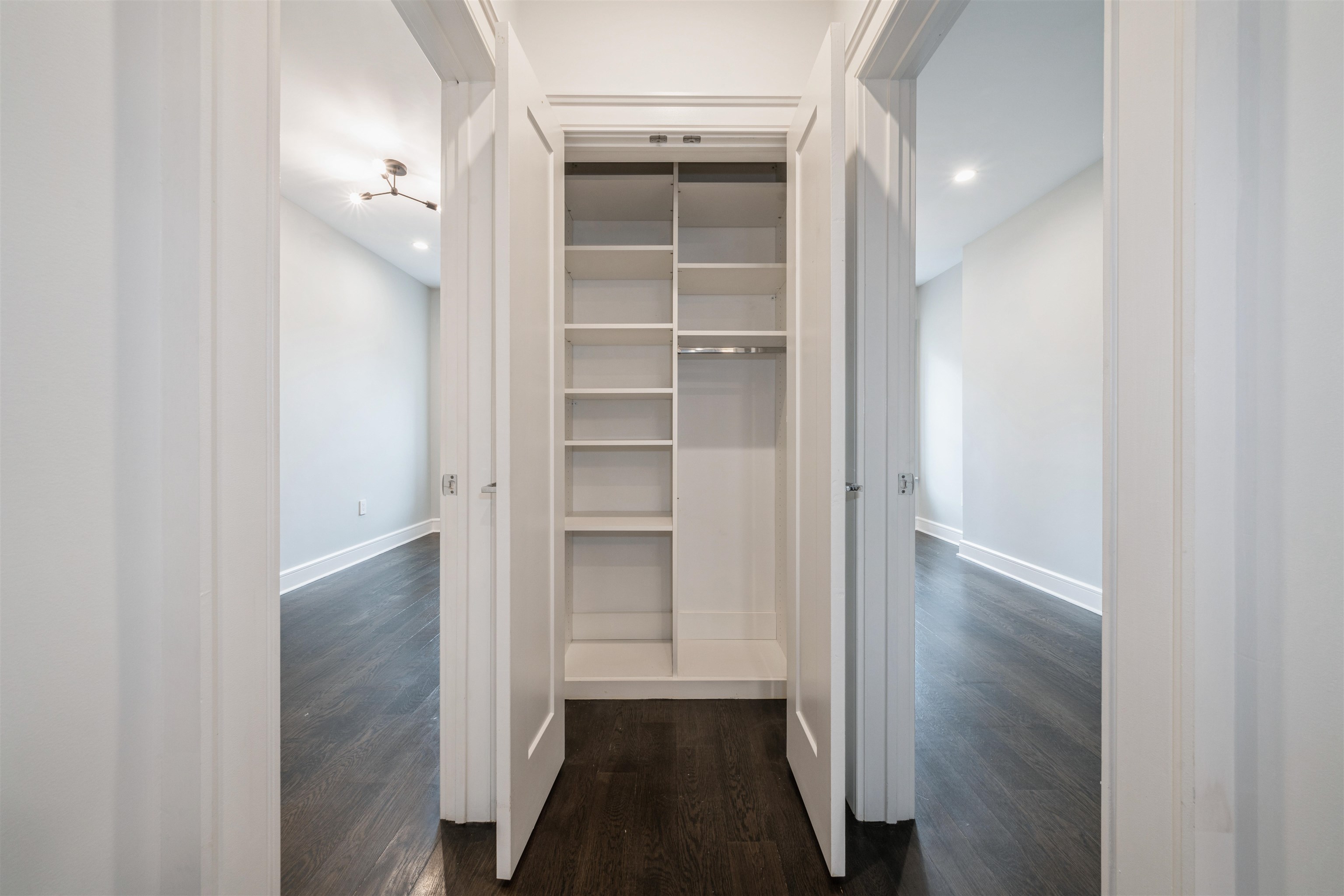 256 MONTGOMERY ST Unit: 4